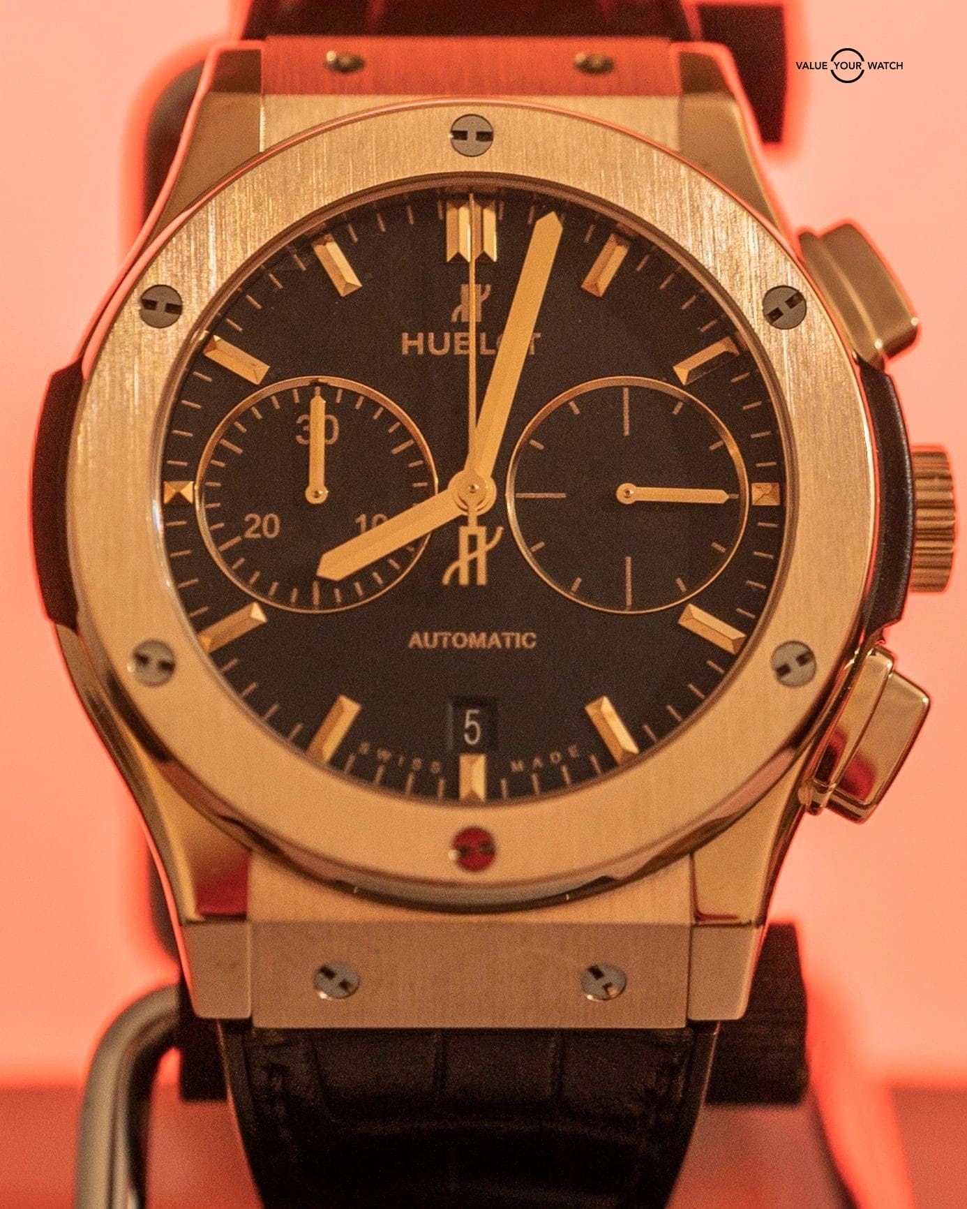 HUBLOT CLASSIC FUSION CHRONOGRAPH 18K KING GOLD 45MM CROCODILE LEATHER STRAP w/ Box & Papers COMPLETE - Image 4