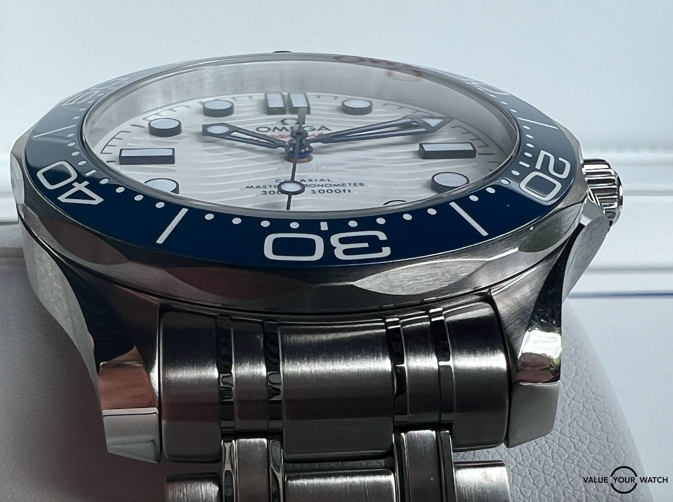 Case Back Omega Seamaster Diver 300M Co-Axial Master Chronometer Tokyo 2020