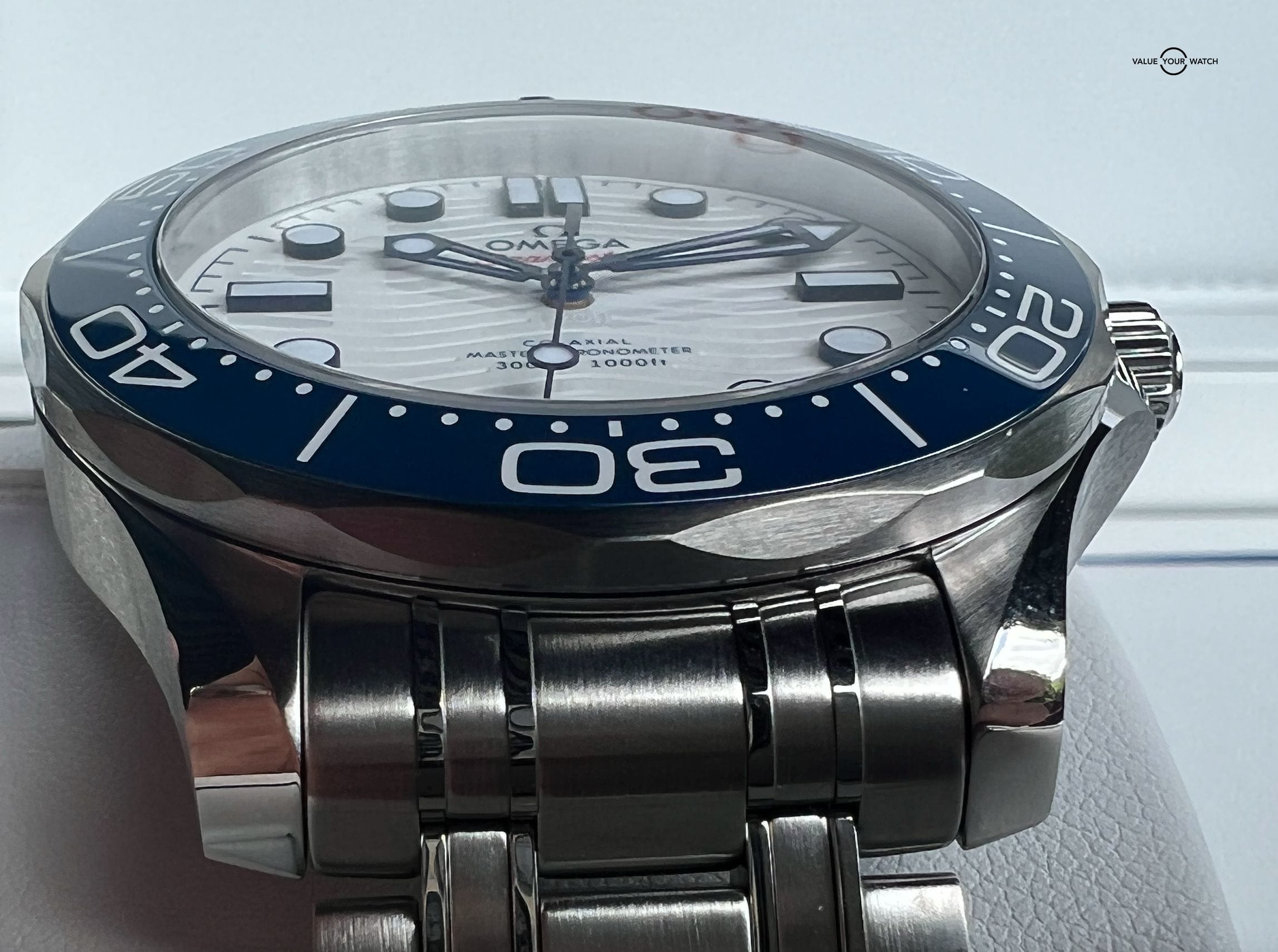 Case Back Omega Seamaster Diver 300M Co-Axial Master Chronometer Tokyo 2020
