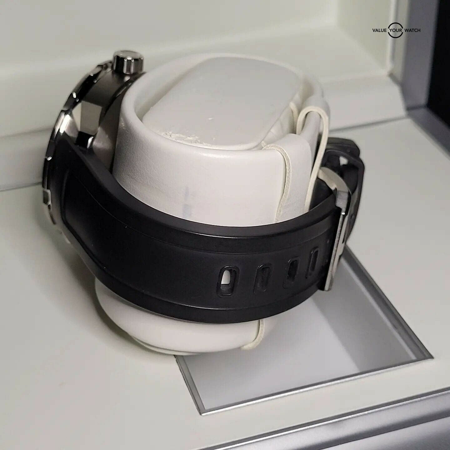 IWC Aquatimer 2000. Excellent condition. Watch and card only.