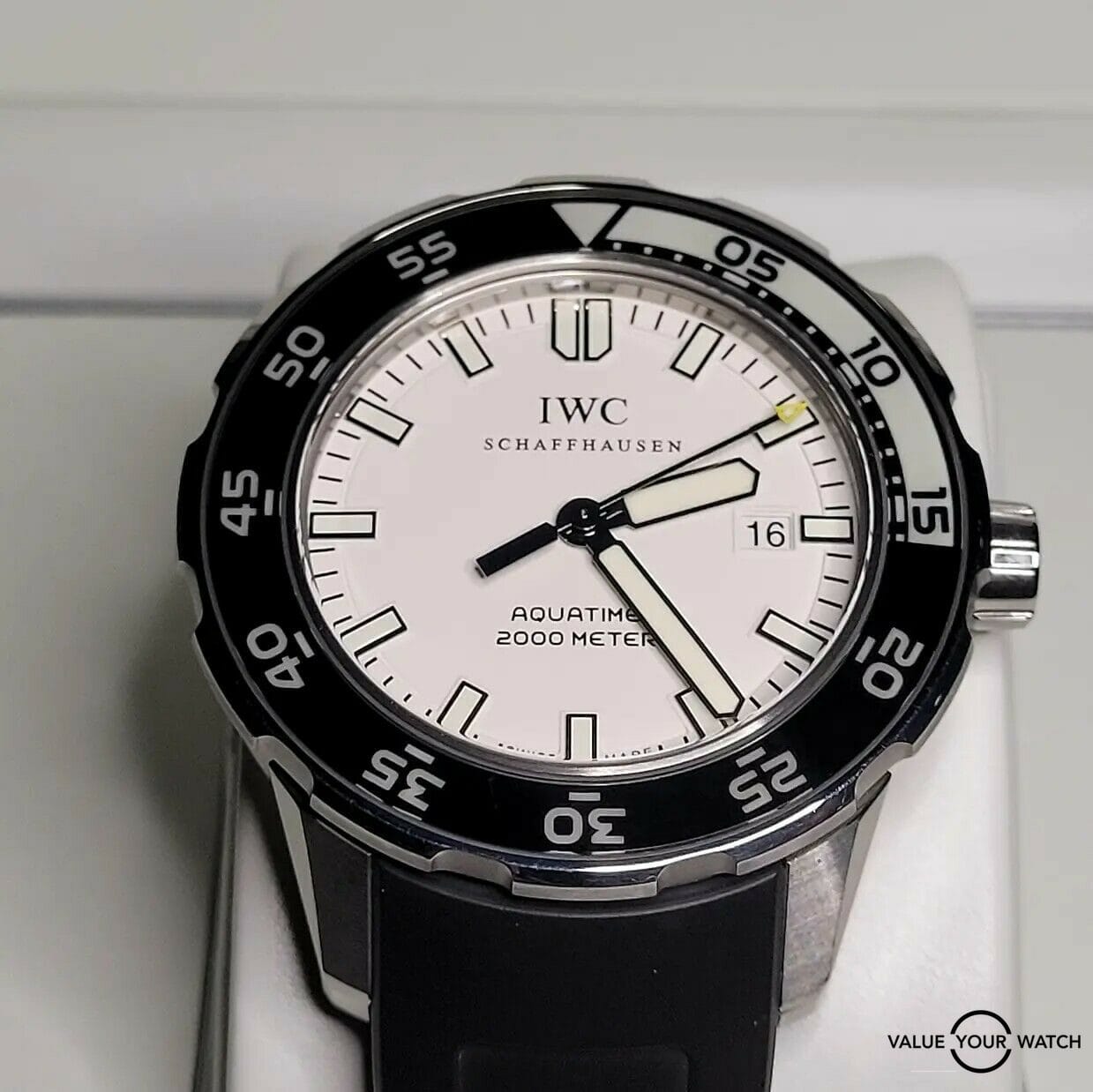 IWC Aquatimer 2000. Excellent condition. Watch and card only.