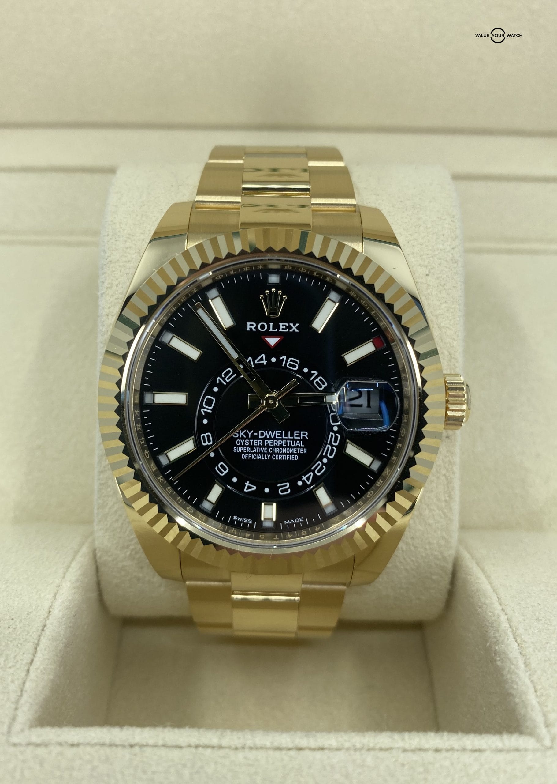 Why Women Are Starting To Wear Men’s Luxury Watches