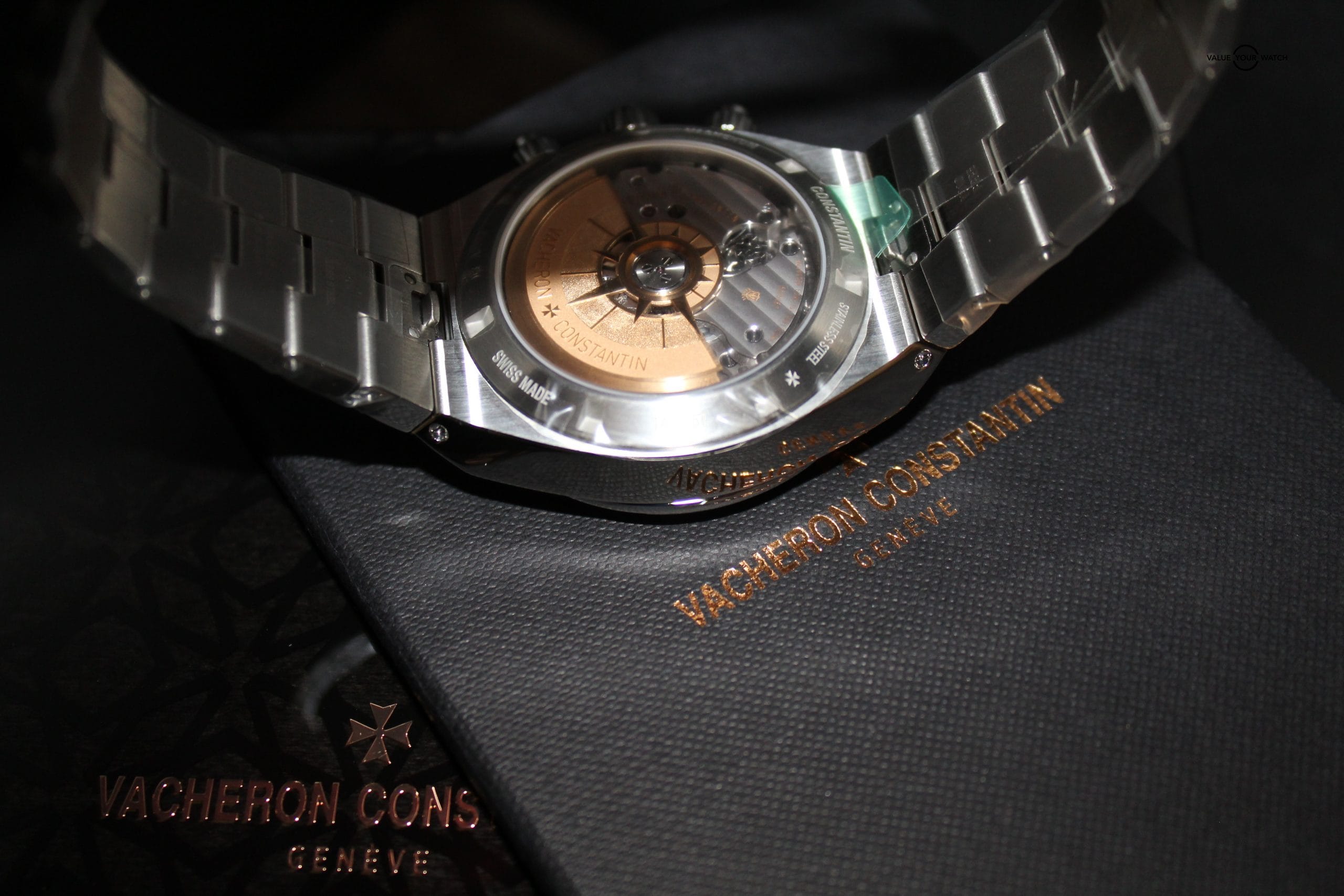 Vacheron Constantin 5500V Overseas Blue Dial 22K Caseback Stainless Steel 42.5MM - Image 2