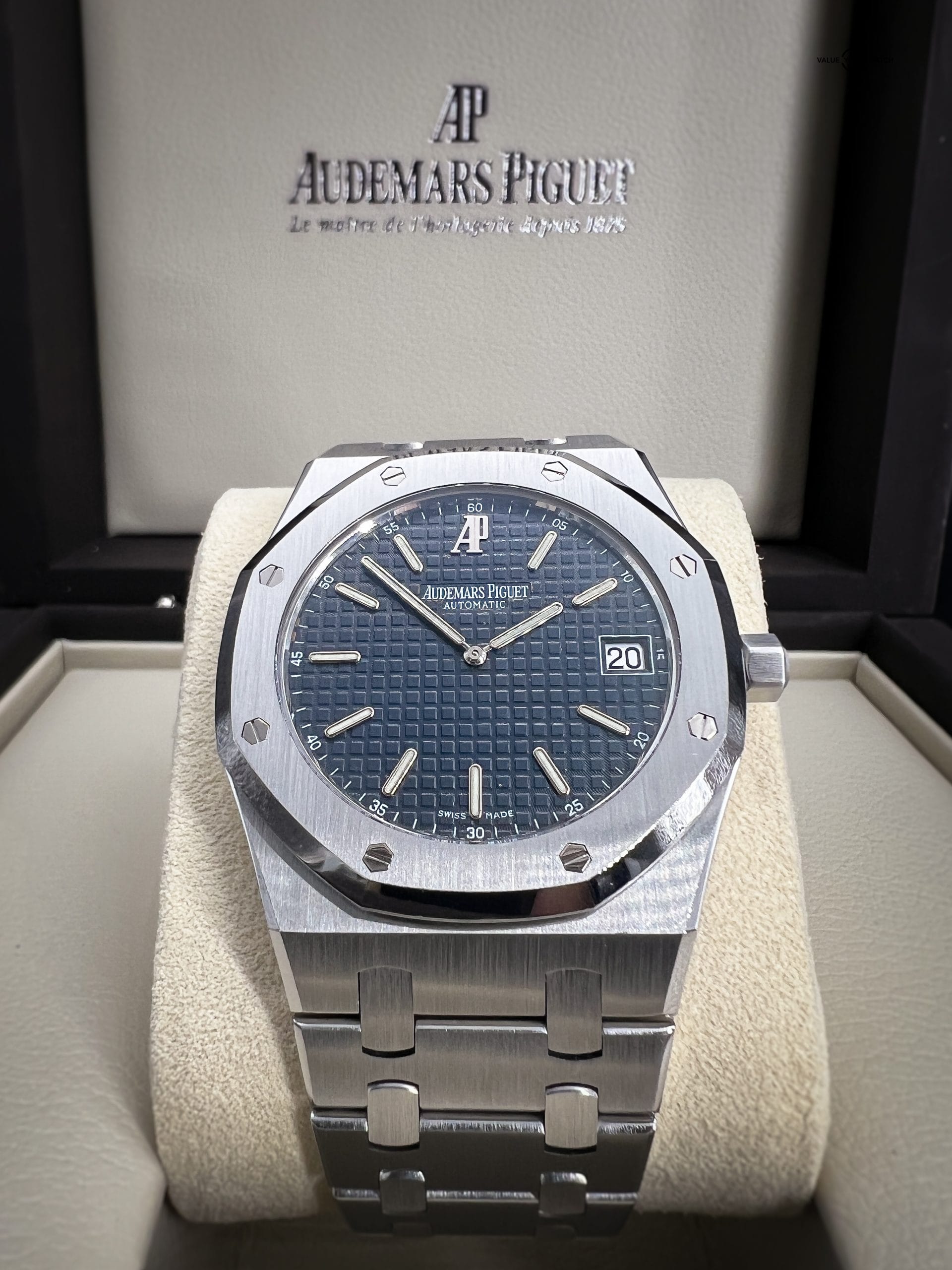Audemars Piguet Royal Oak Jumbo Blue Dial - Image 7