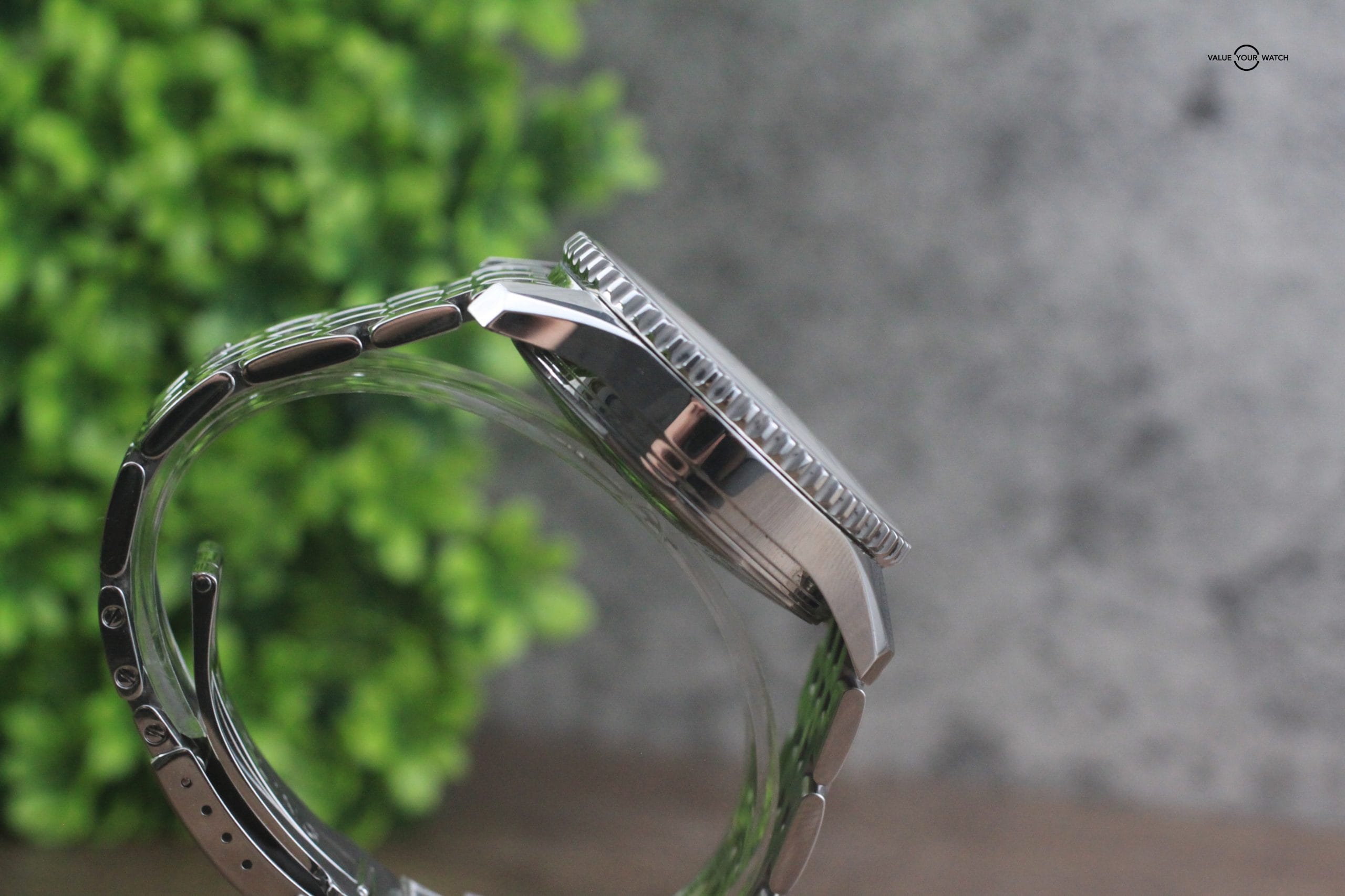 Breitling Navitimer World GMT 46mm A24322 Steel Box & Papers - Image 9