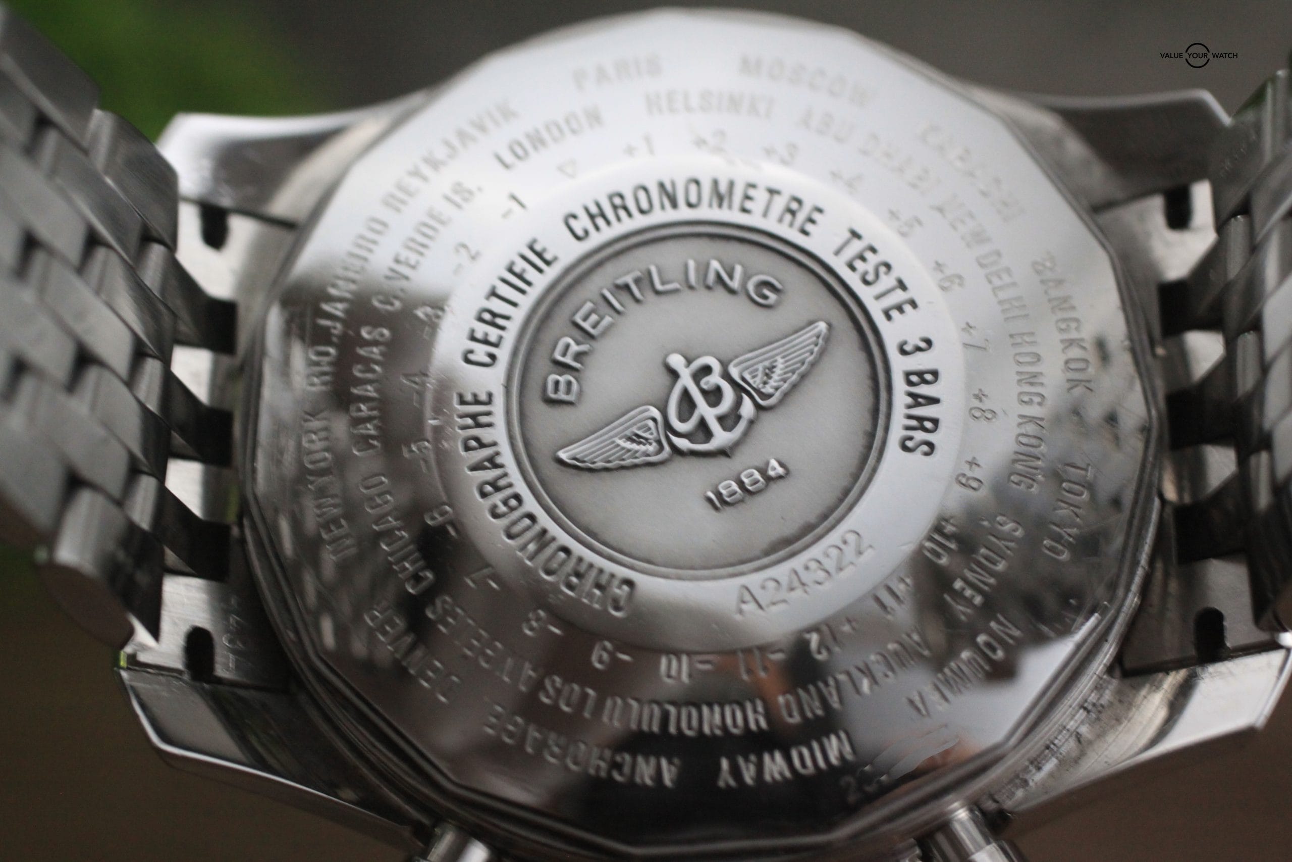 Breitling Navitimer World GMT 46mm A24322 Steel Box & Papers - Image 6