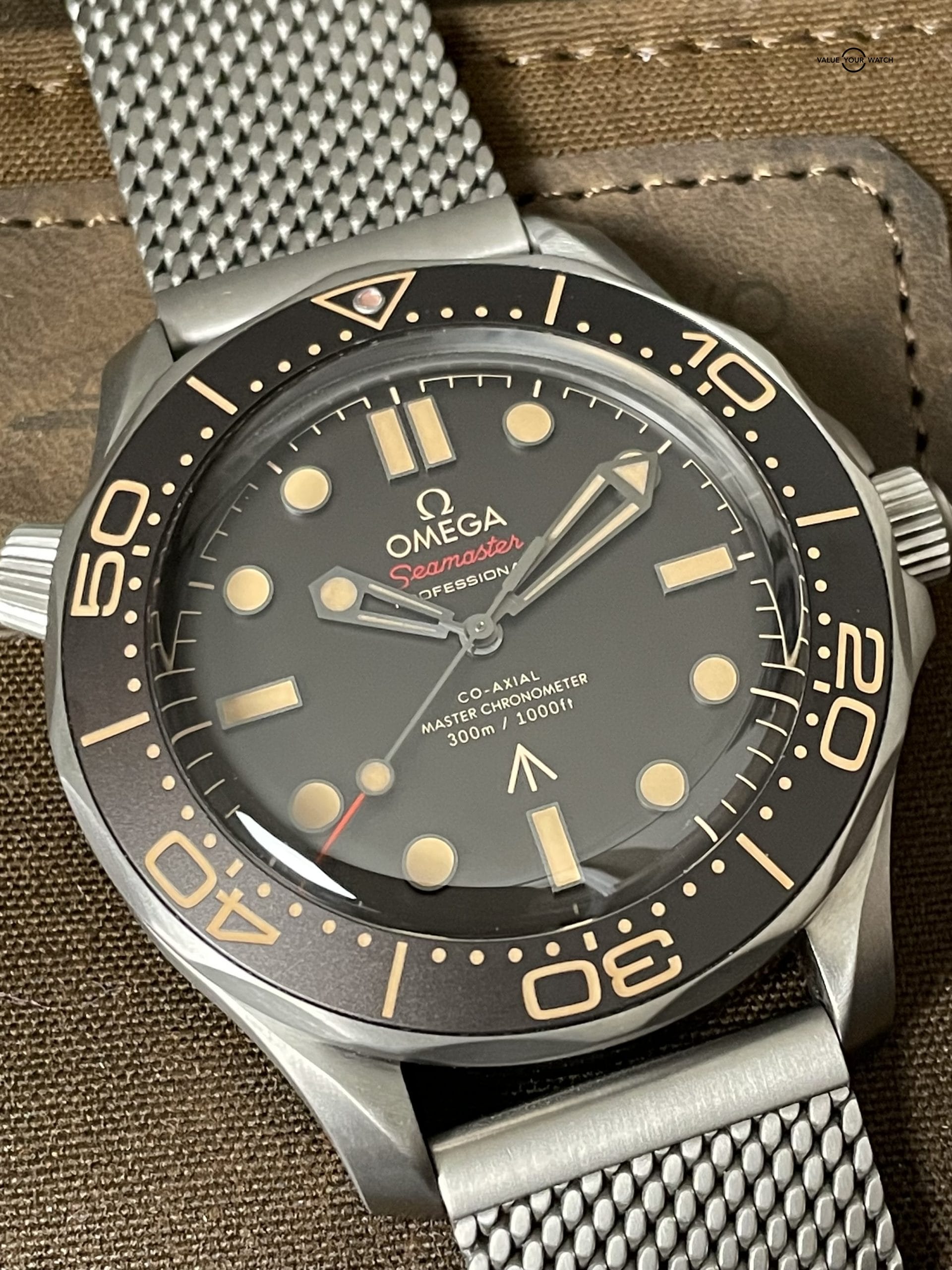 Omega Seamaster Diver 300M 007 Edition Titanium NTTD – 2021 Full Set Extra Strap! - Image 13