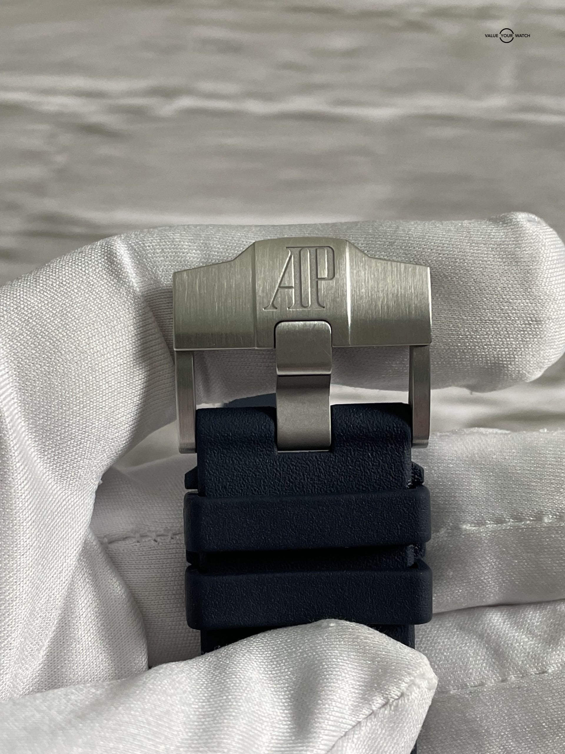 Audemars Piguet Royal Oak Offshore Diver 42mm Blue Yellow - 2019 Full Set Under Warranty! - Image 15