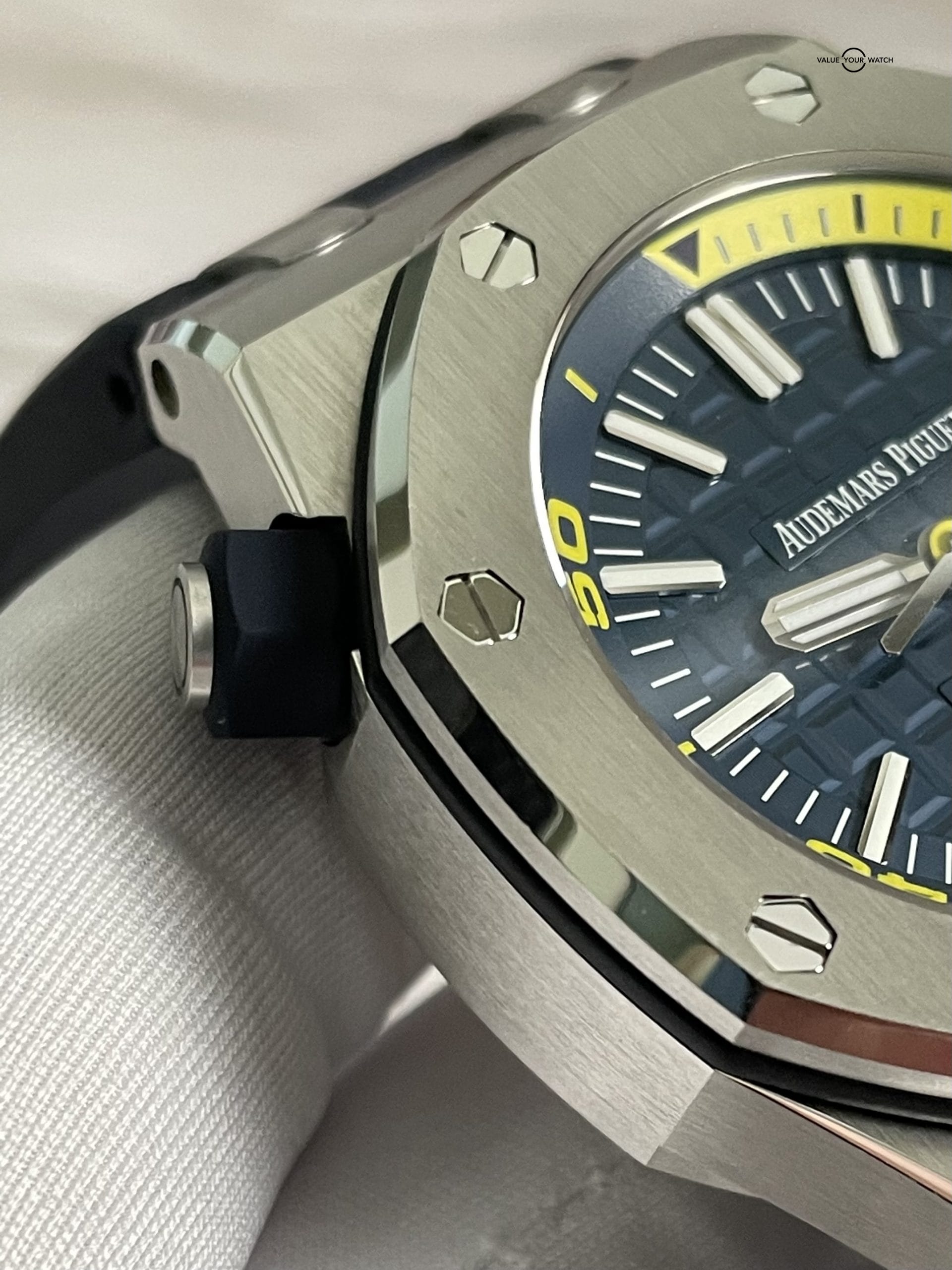 Audemars Piguet Royal Oak Offshore Diver 42mm Blue Yellow - 2019 Full Set Under Warranty! - Image 5