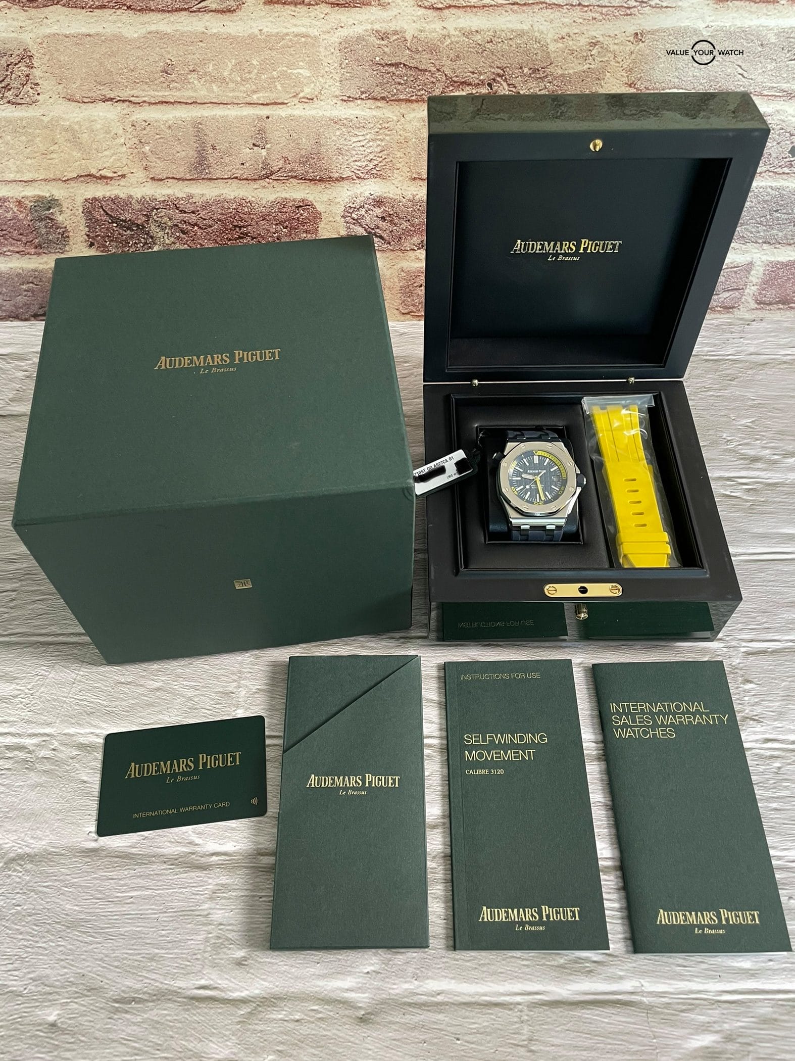 Audemars Piguet Royal Oak Offshore Diver 42mm Blue Yellow - 2019 Full Set Under Warranty! - Image 9