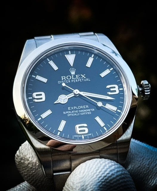 Rolex Explorer I 214270 39mm Mk1 dial. RSC serviced. Full set.