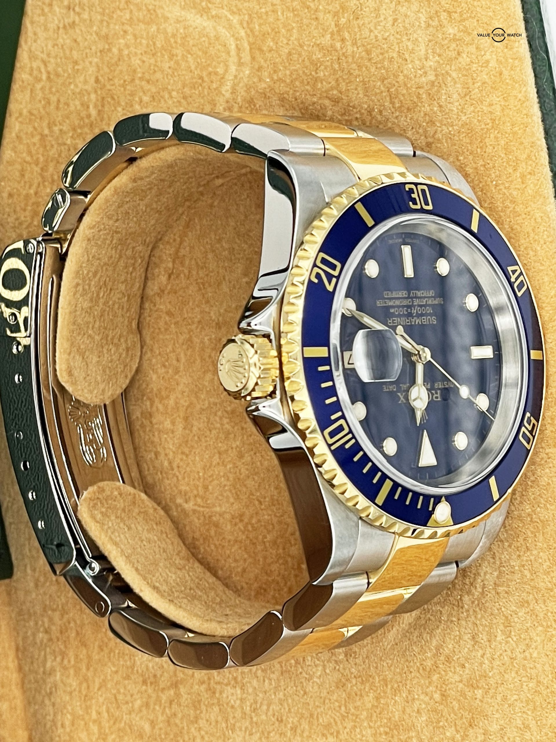 FS - Rolex Submariner 16613 18K yellow Gold/Steel Box/Paper, 2004 - $14,959 - Image 3