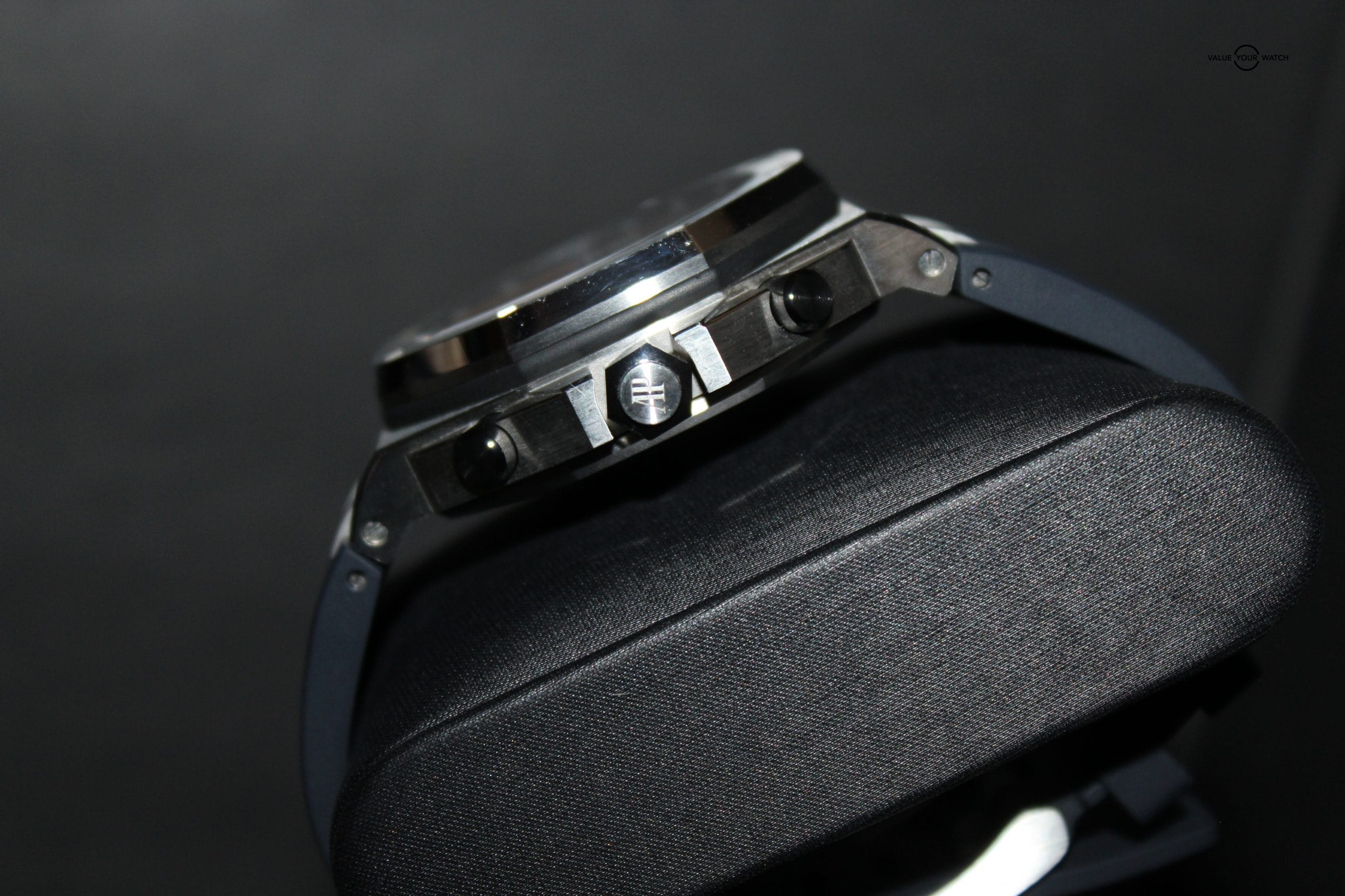 Audemars Piguet Royal Oak Offshore Stainless Steel Chronograph 42mm Royal Blue - Image 5