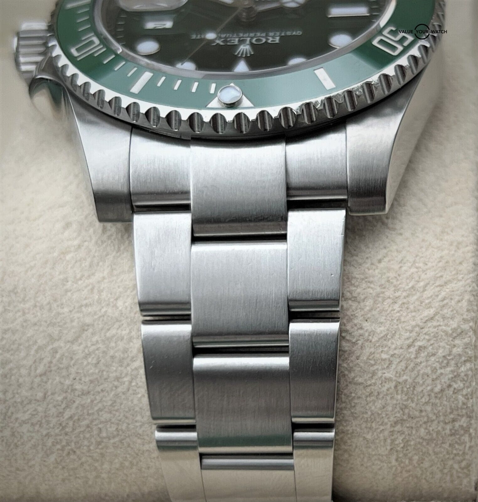 Rolex Submariner HULK 116610LV 40mm Green Dial BOXES/PAPERS/SERVICED! - Image 7