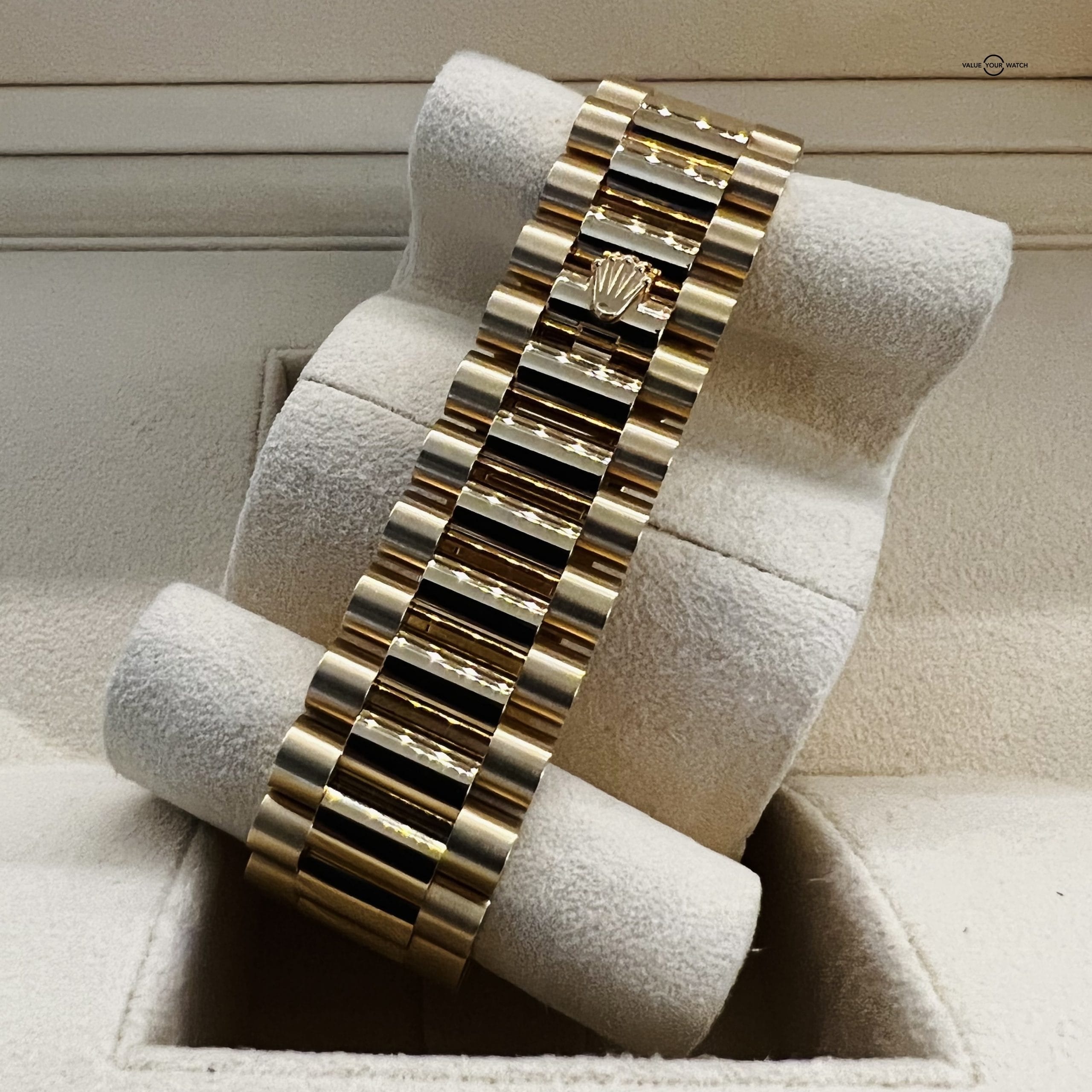 ROLEX DAY DATE SILVER ROMAN DIAL 18K YELLOW GOLD PRESIDENTIAL 2022 - Image 8