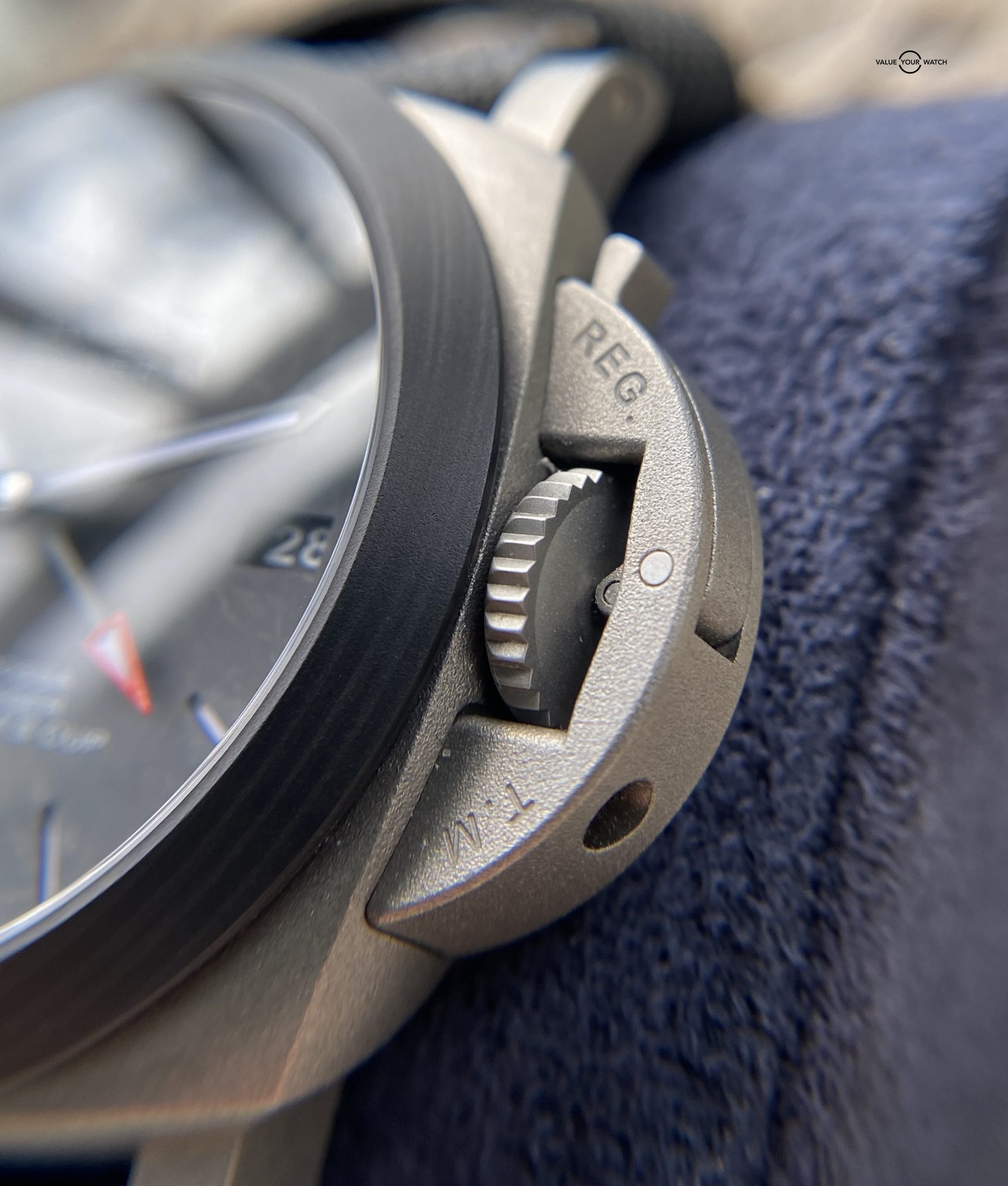 Panerai Luminor 42mm Luna Rossa Limited Edition - Image 5