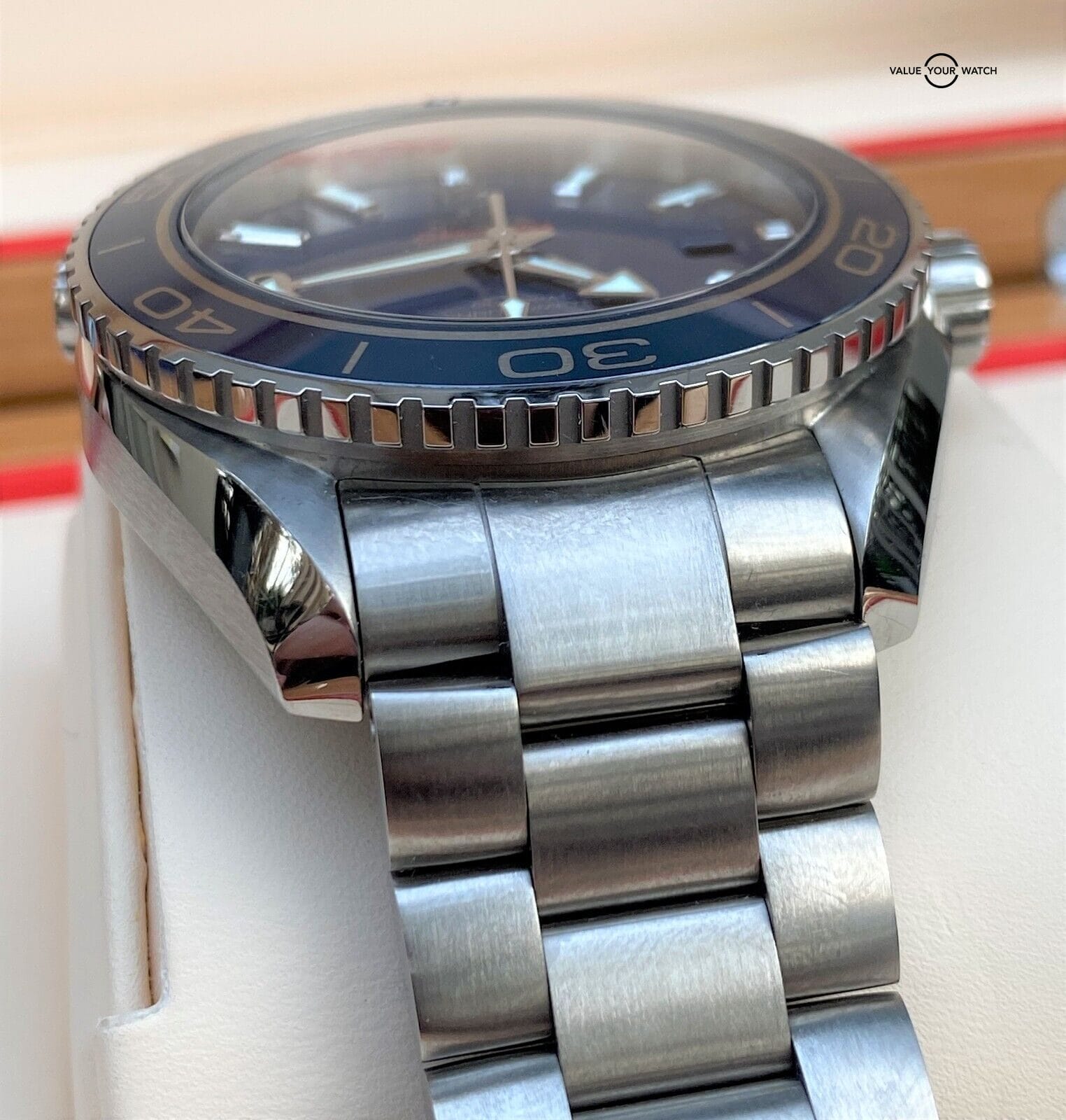 Omega Seamaster Planet Ocean 45.5mm Titanium 600m 232.90.46.21.03.001 - Image 10