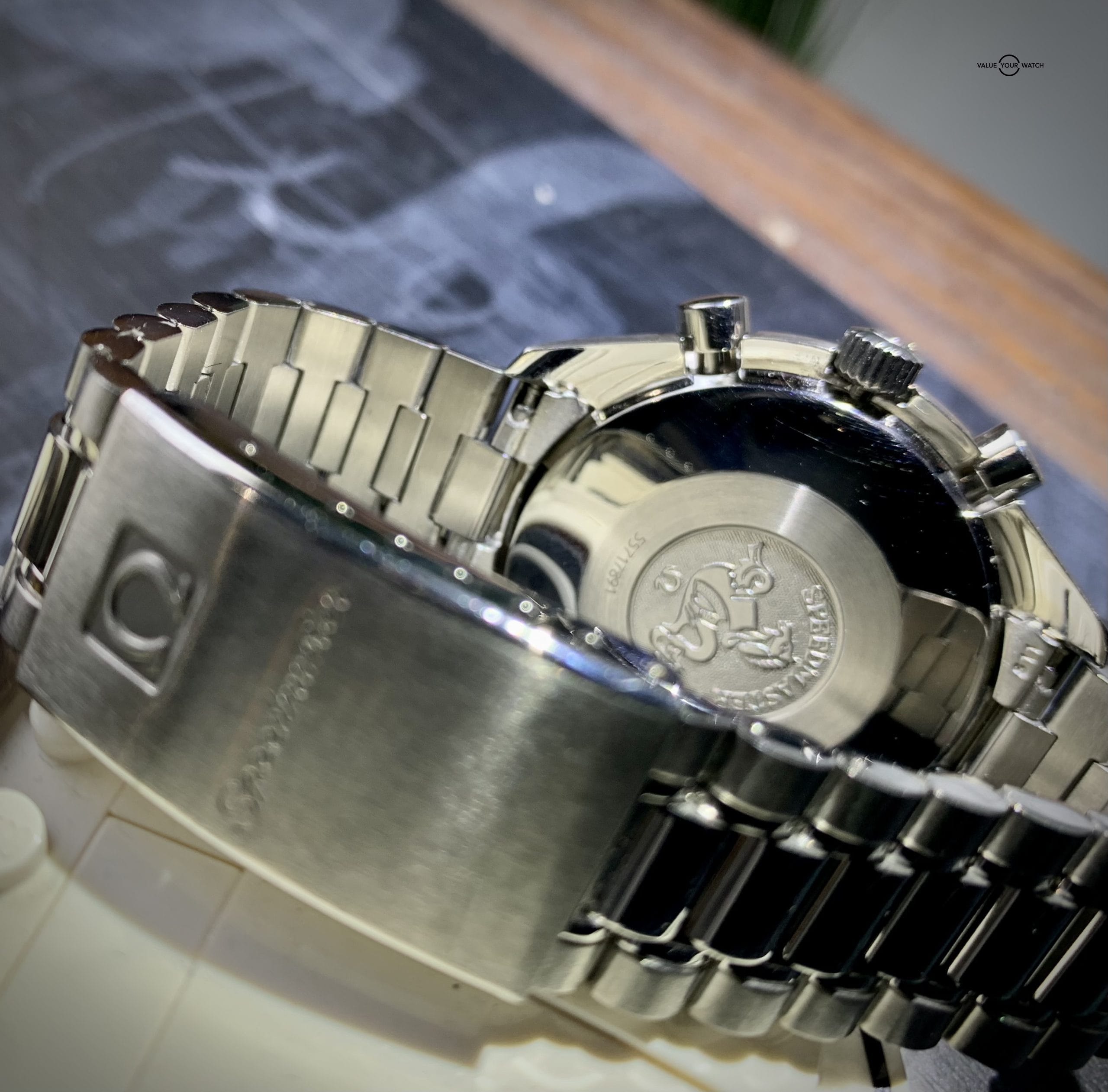 Omega Speedmaster Ferrari Red Michael Schumacher LE 3510.61 - Image 11