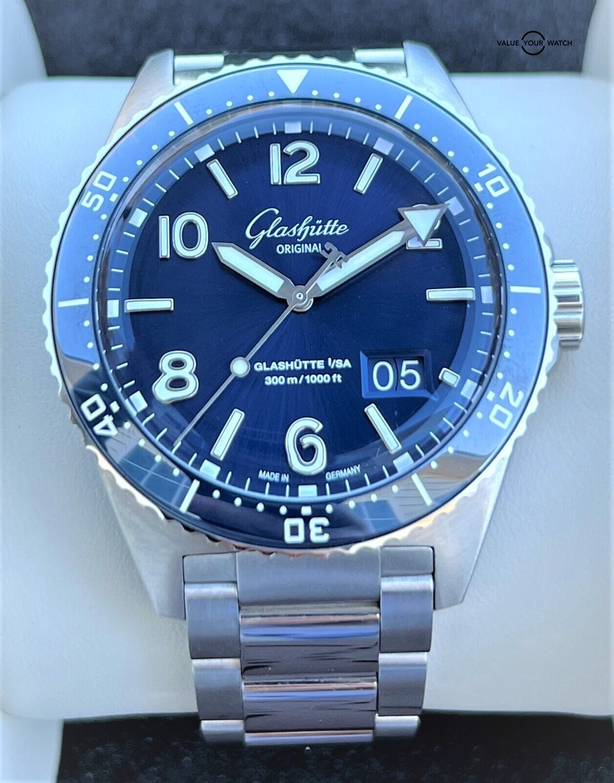 Glashutte Original SeaQ Panorama Date Stainless Steel Blue Dial 1-36-13-02-81-70