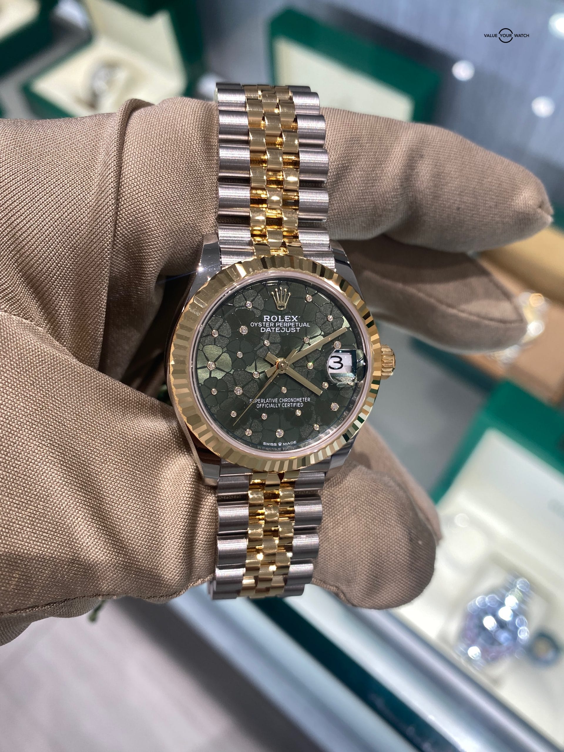 Rolex Datejust 31 Ladies Watch with Green Dial and Diamonds