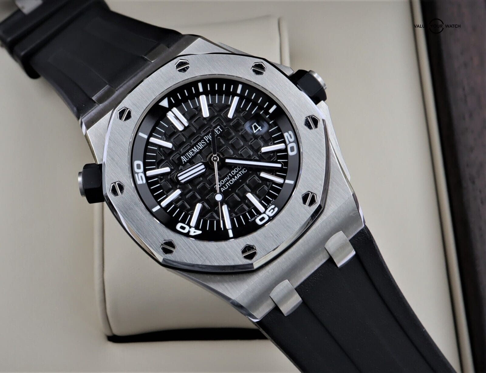 Audemars Piguet Royal Oak Offshore Diver 42mm Automatic 15703ST Boxes/Papers! - Image 4