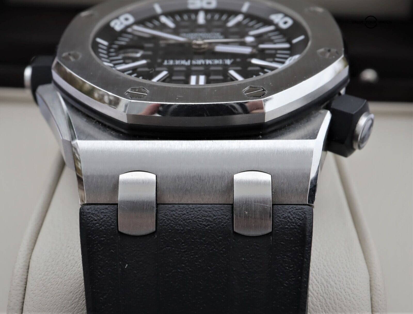 Audemars Piguet Royal Oak Offshore Diver 42mm Automatic 15703ST Boxes/Papers! - Image 5