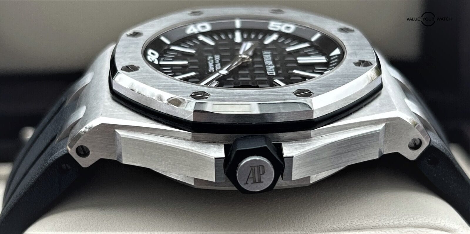 Audemars Piguet Royal Oak Offshore Diver 42mm Automatic 15703ST Boxes/Papers! - Image 12