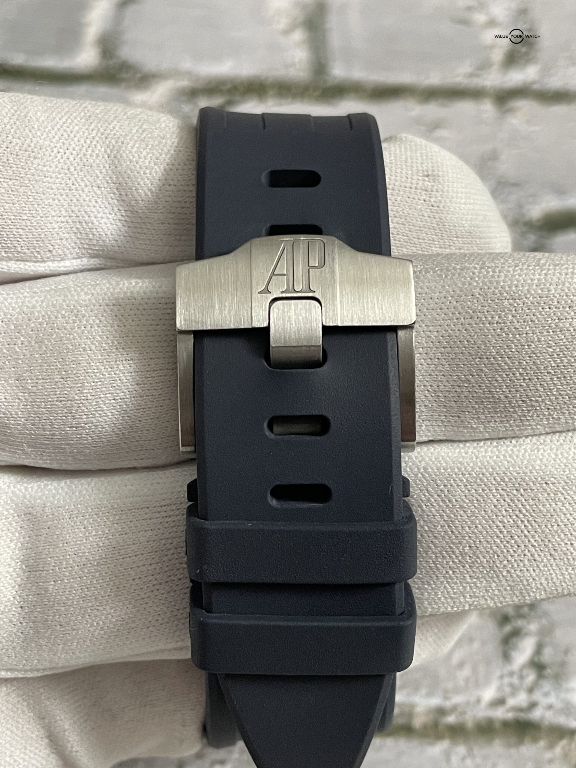 Audemars Piguet Royal Oak Offshore Chronograph 42mm AP Navy Steel – 26470ST.OO.A027CA.01 – Full Set Incredible Condition! - Image 6