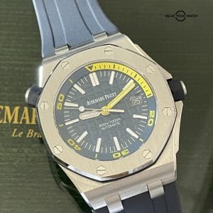 Audemars Piguet Royal Oak Offshore Diver 42mm Blue Yellow – 2019 Full Set Under Warranty!