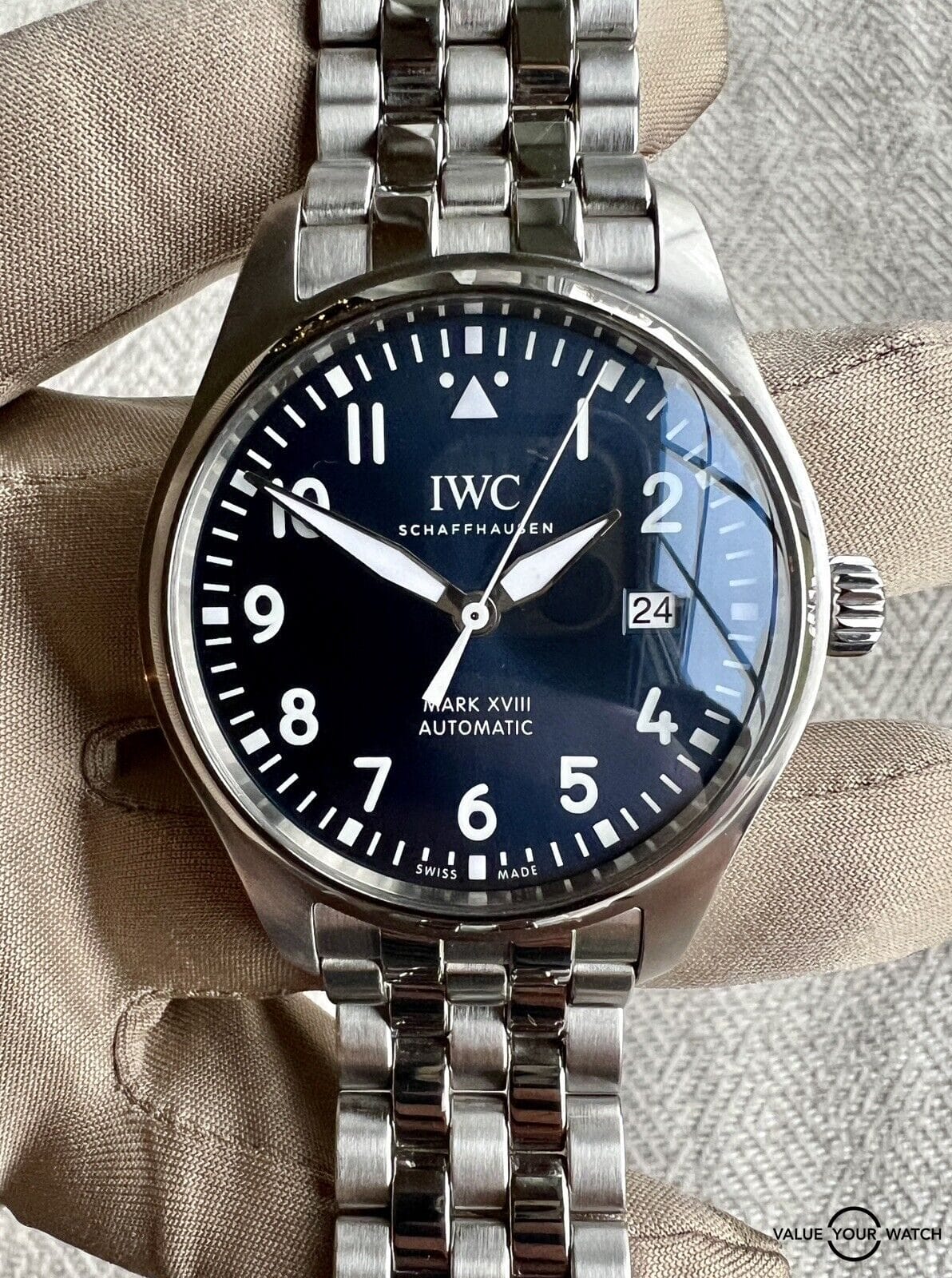 IWC Pilot’s Watch Blue Men’s Watch Blue Dial on Bracelet – IW327010