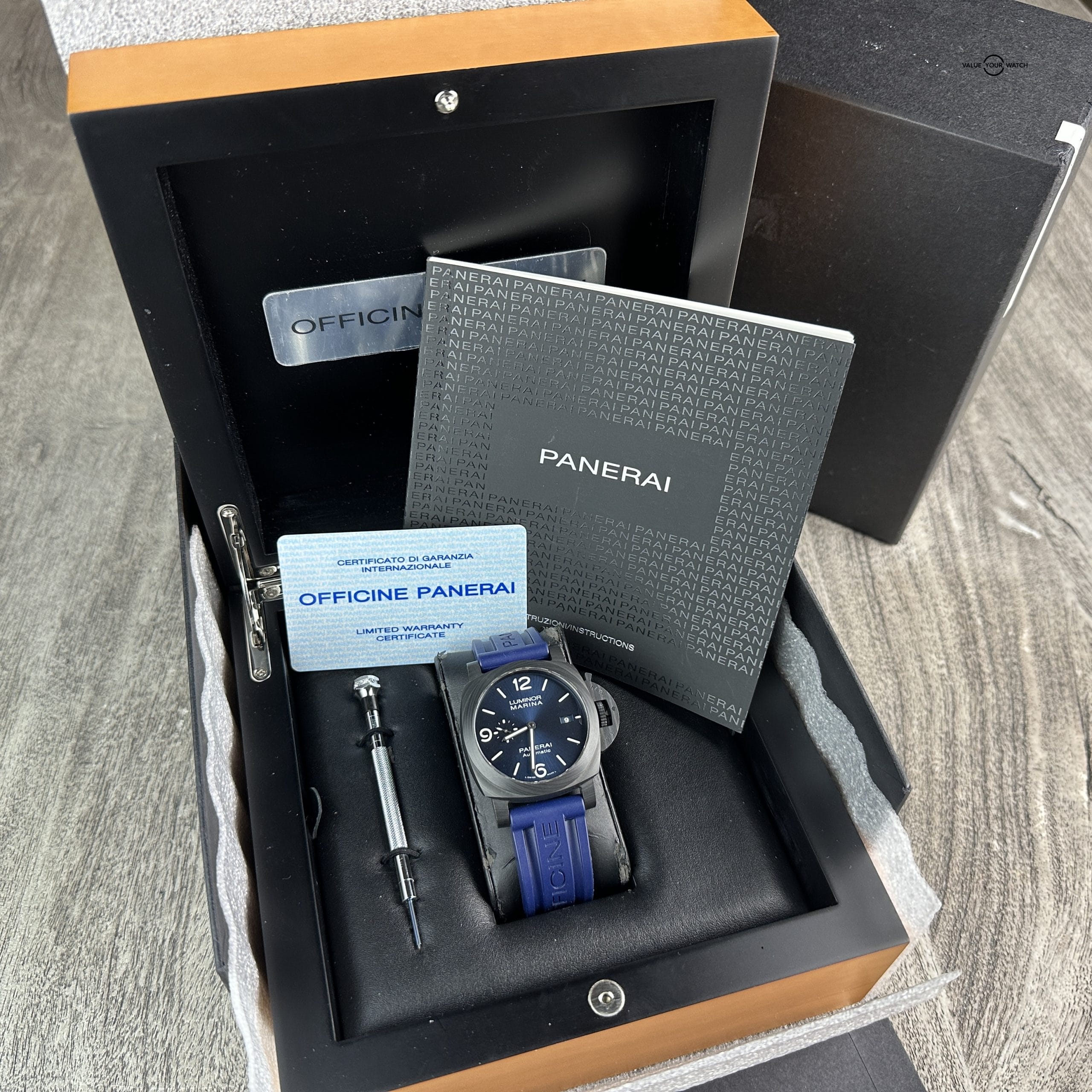 Panerai Carbotech Blu Notte Luminor Marina PAM01664 44mm Limited