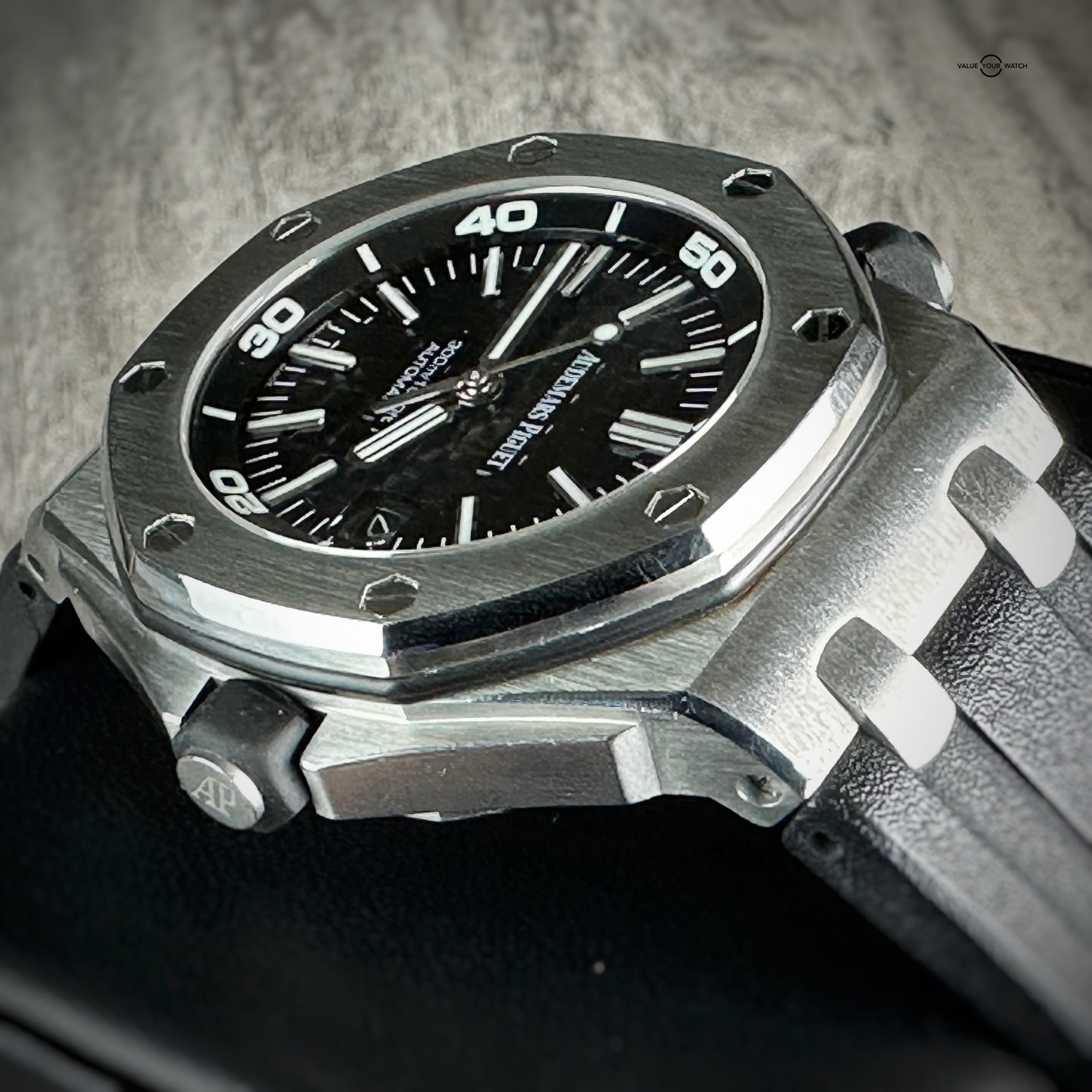Audemars Piguet Royal Oak Offshore Diver 42mm 15703ST Steel Black Dial Rubber Strap Box Papers - Image 5