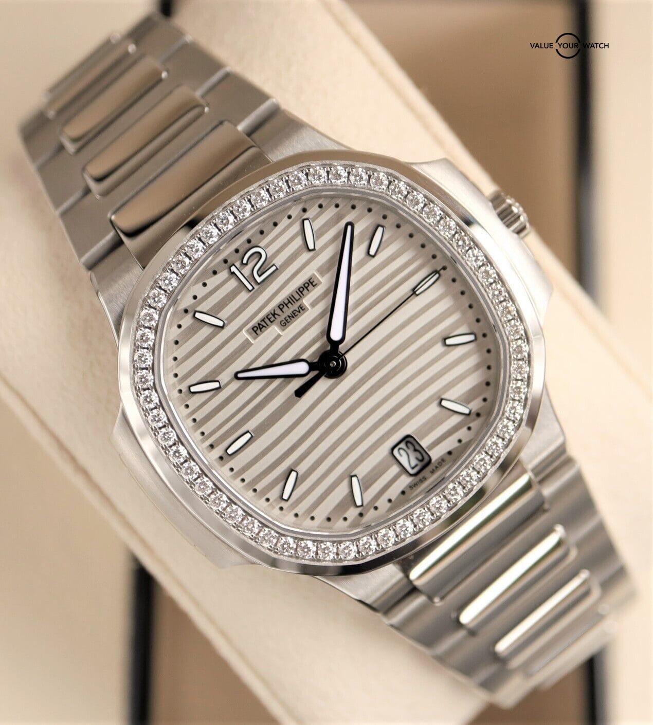 Patek Philippe Ladies Nautilus Stainless Steel 7118/1200A-010 NIB BOXES/PAPERS - Image 2