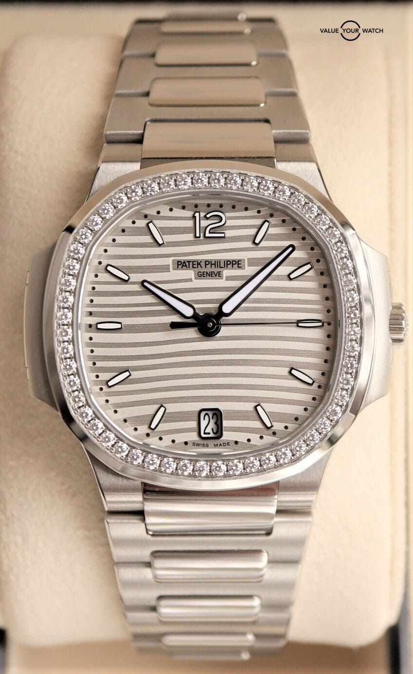 Patek Philippe Ladies Nautilus Stainless Steel 7118/1200A-010 NIB BOXES/PAPERS