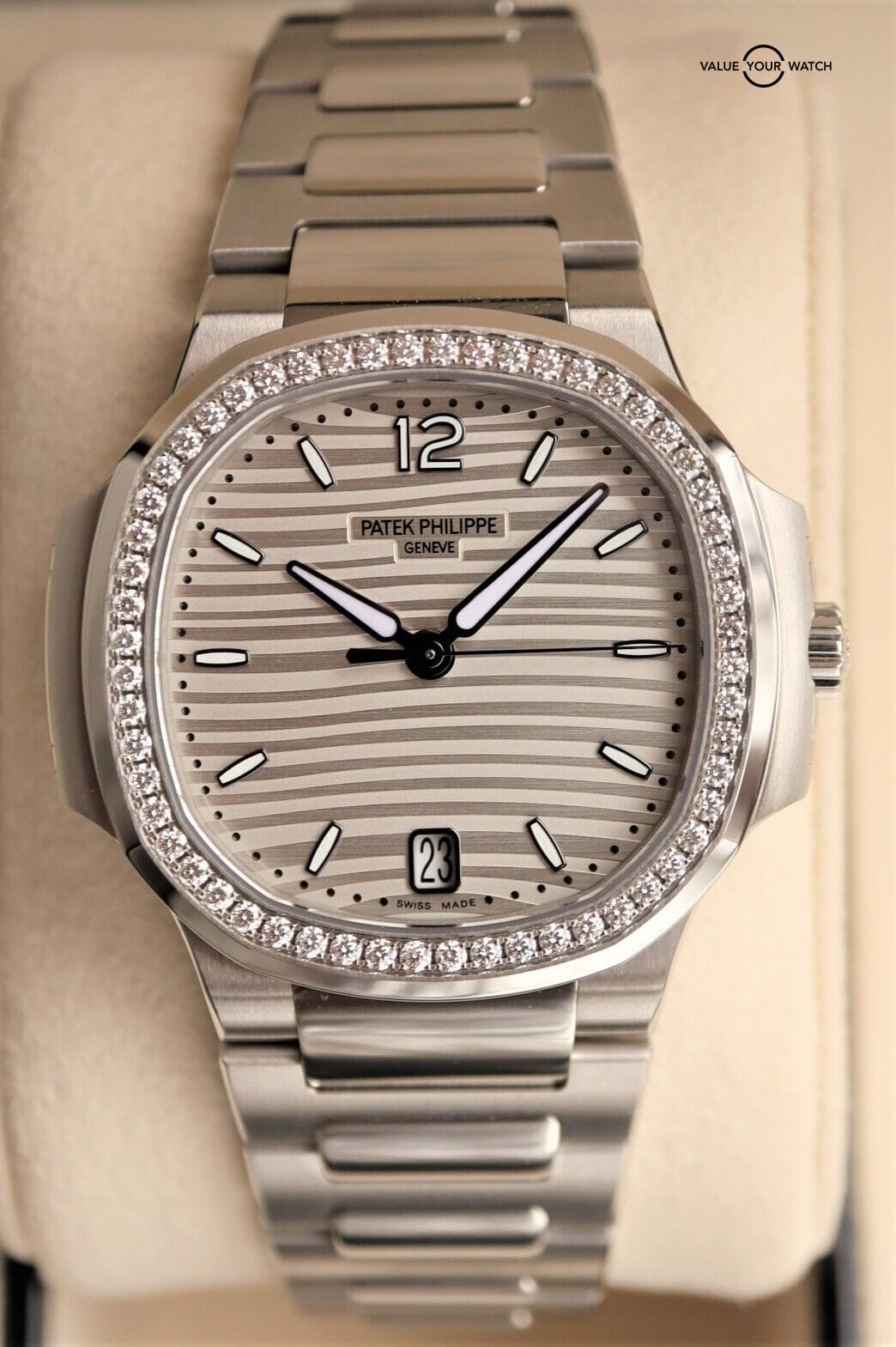 Patek Philippe Ladies Nautilus Stainless Steel 7118/1200A-010 NIB BOXES/PAPERS - Image 4