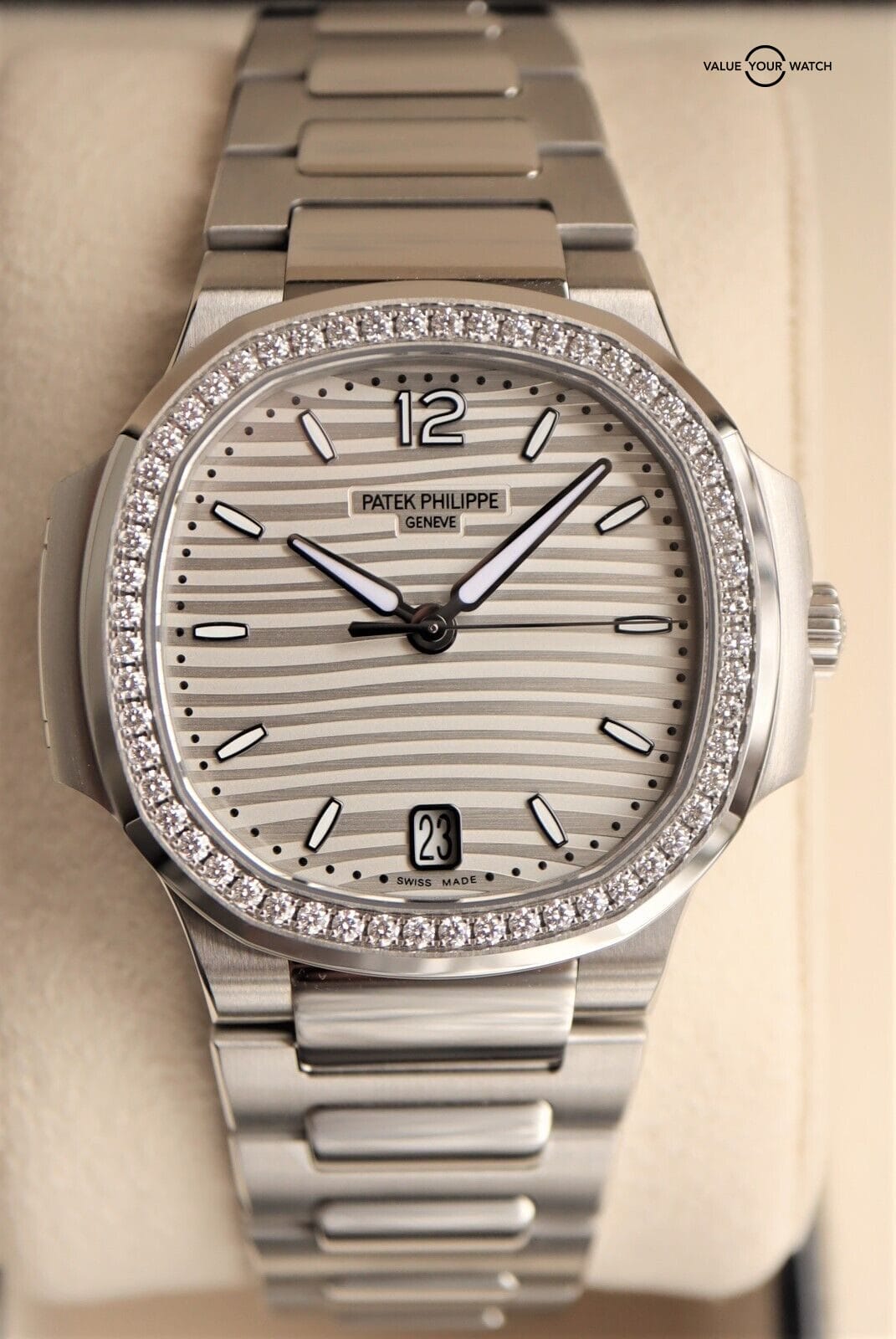 Patek Philippe Ladies Nautilus Stainless Steel 7118/1200A-010 NIB BOXES/PAPERS - Image 5