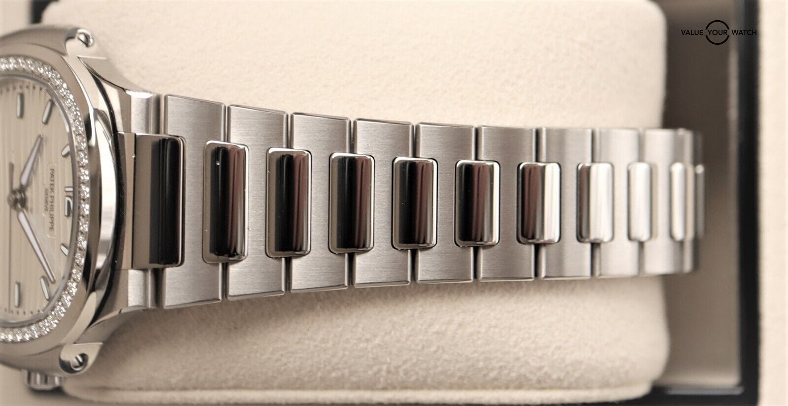 Patek Philippe Ladies Nautilus Stainless Steel 7118/1200A-010 NIB BOXES/PAPERS - Image 7