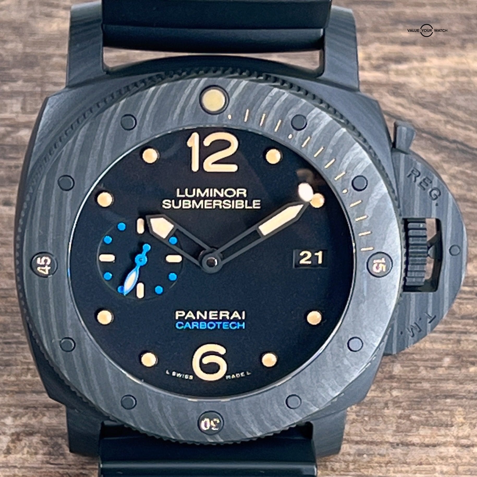 Panerai Luminor Submersible Carbotech PAM 616