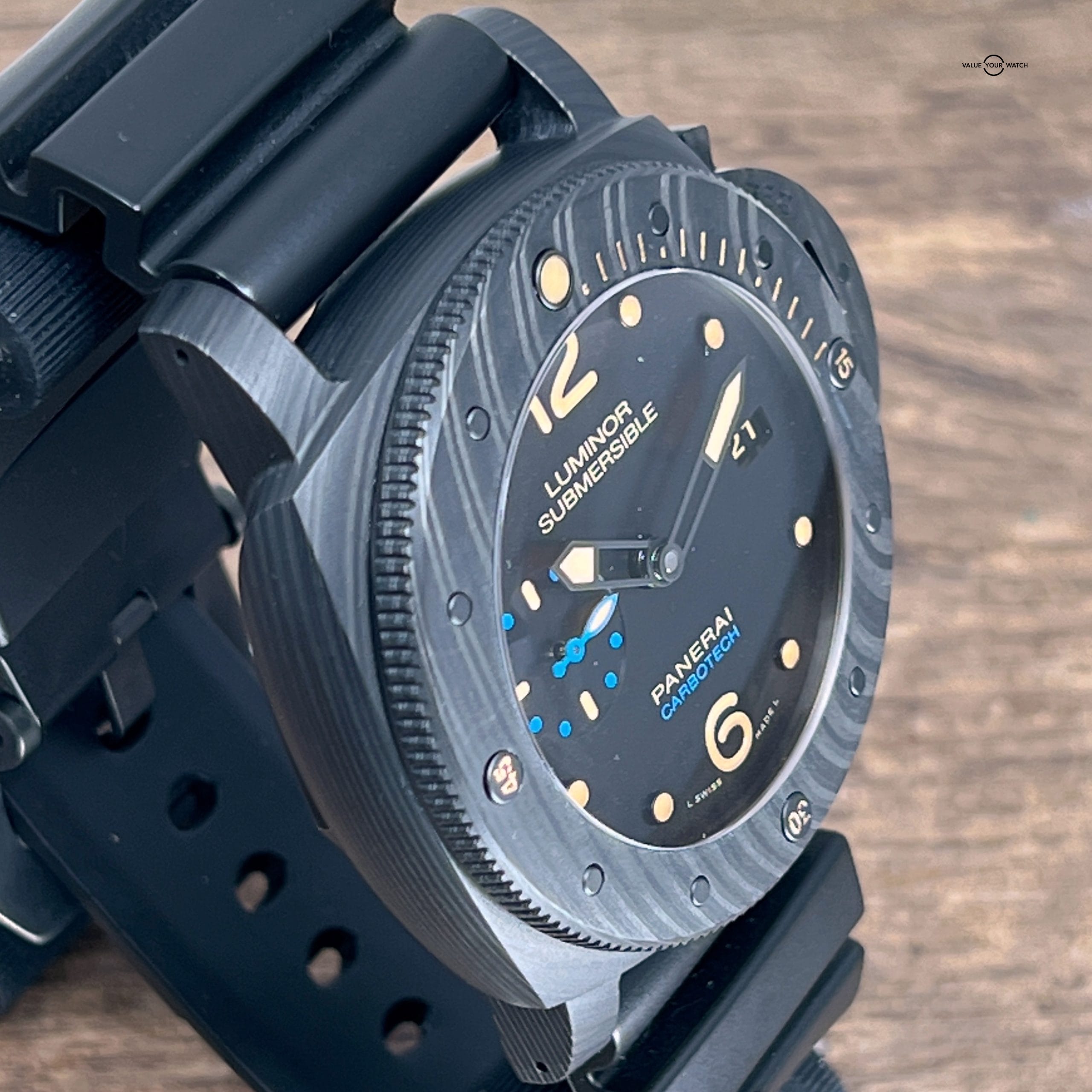 Panerai Luminor Submersible 1950 Carbotech 3 Days Automatic Black