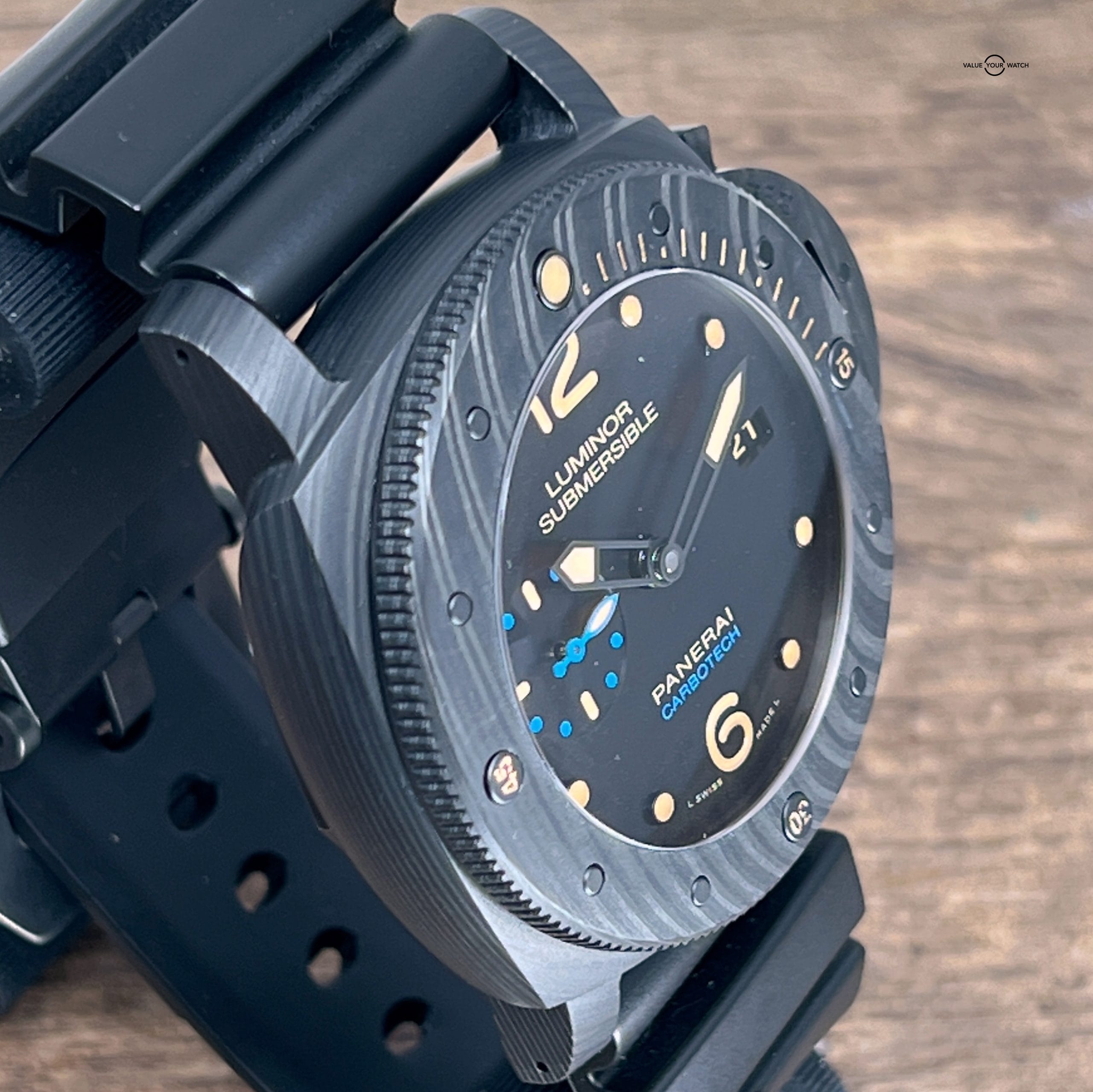 Panerai Luminor Submersible 1950s Carbotech PAM 616 3/4 view left