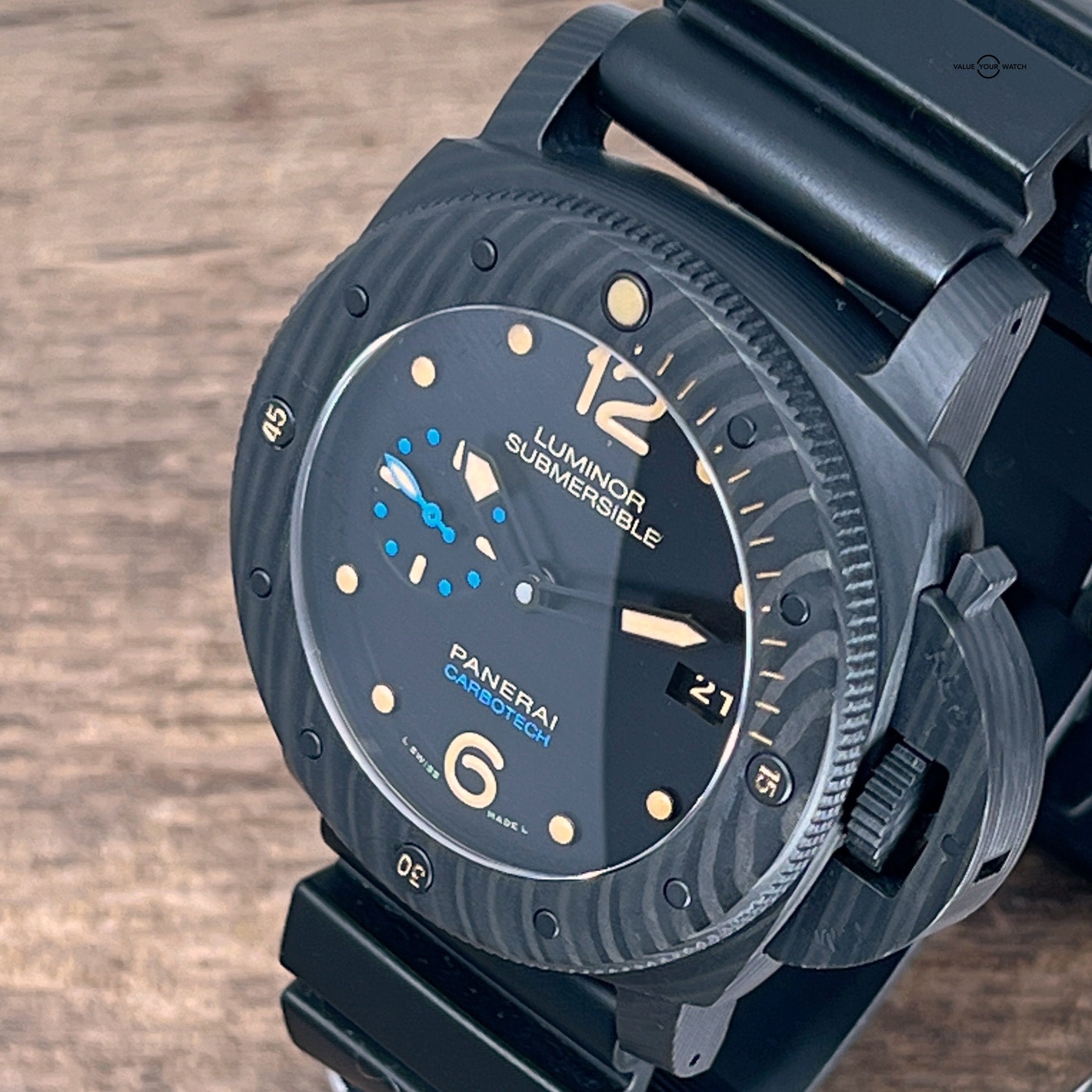 Panerai Luminor Submersible 1950s Carbotech PAM 616 3/4 view right