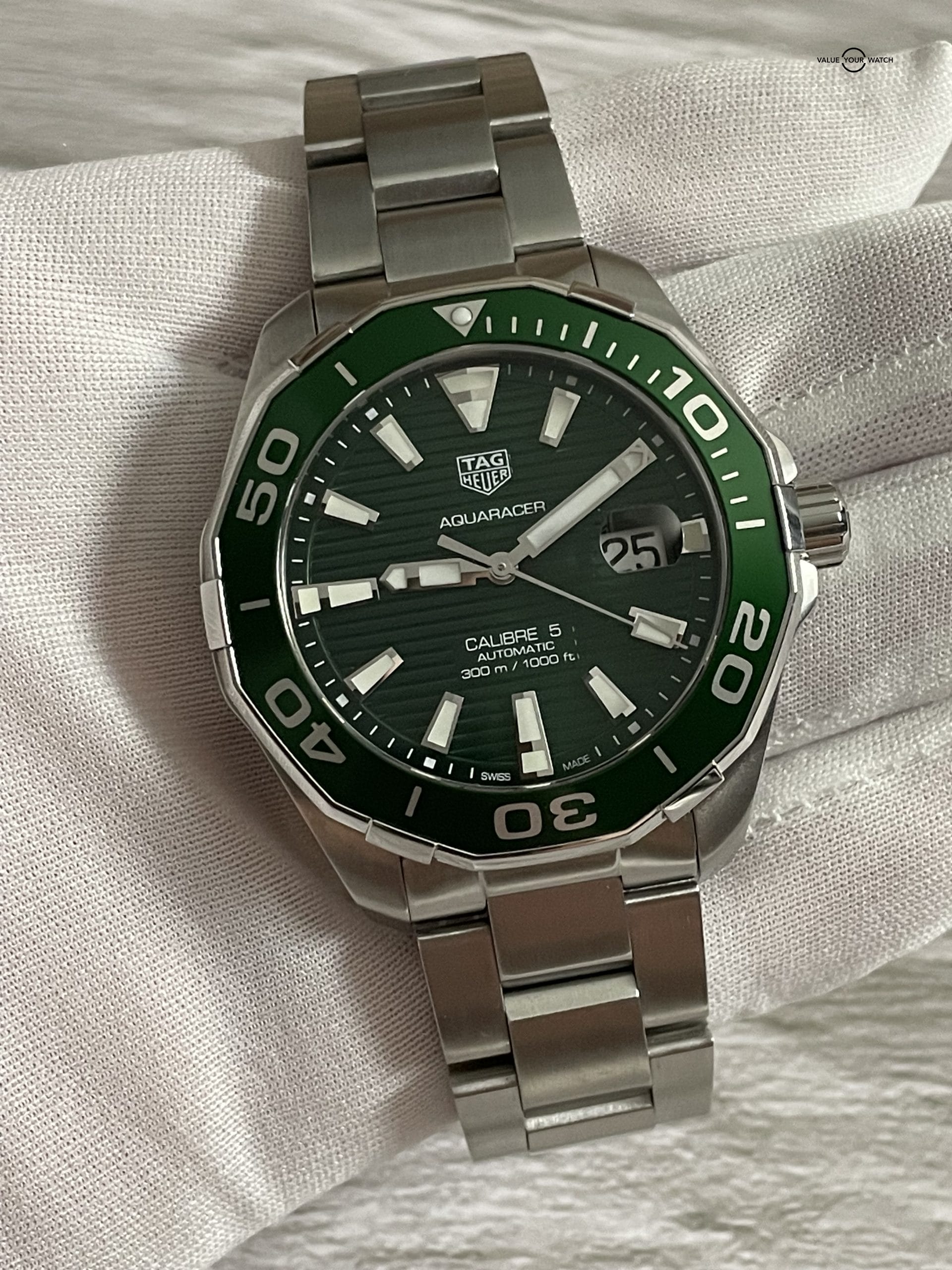 TAG Heuer Aquaracer 43 Calibre 5 Automatic Ceramic Green “HULK” – 43mm – WAY201S.BA0927 - Image 14