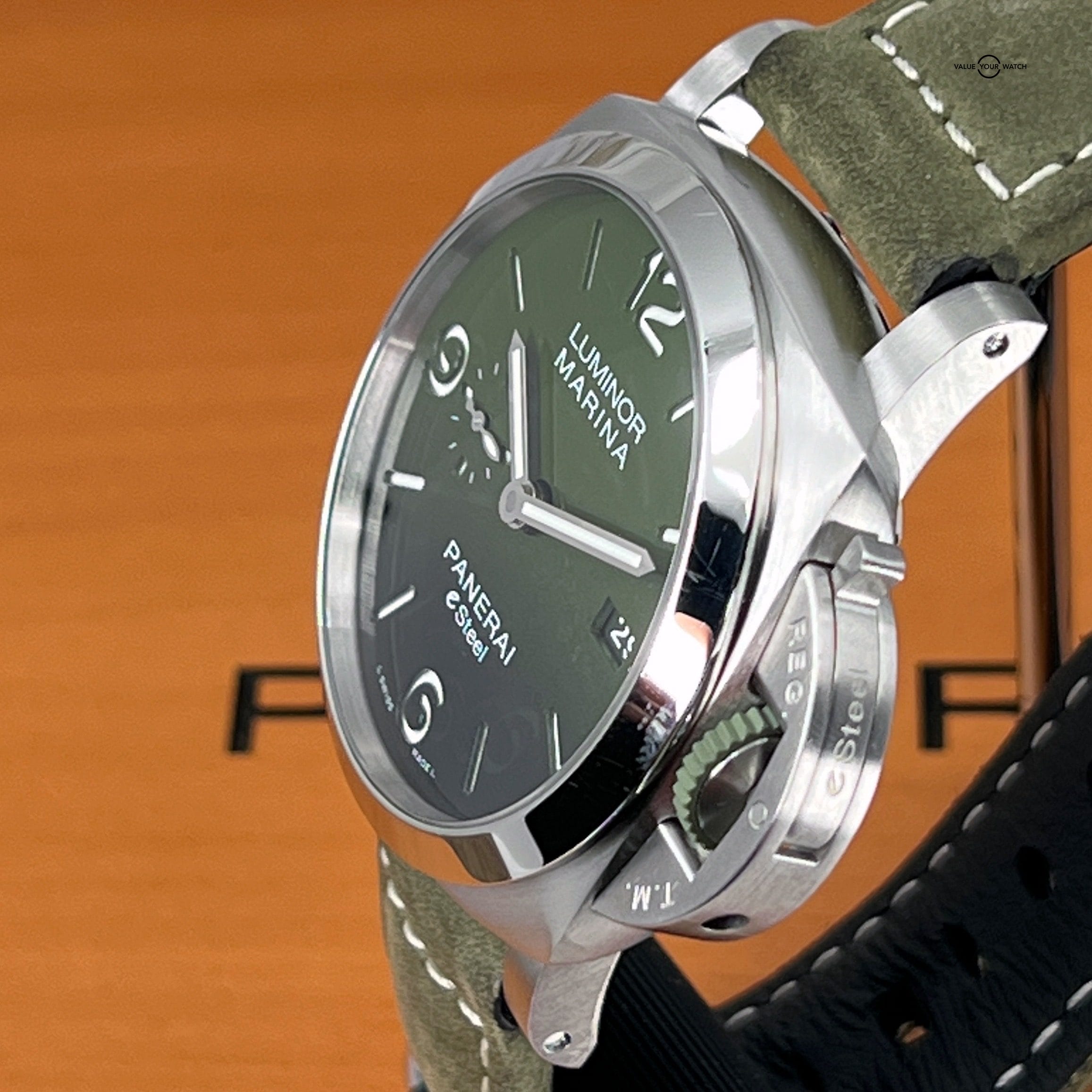 Panerai Luminor Marina Verde Smeraldo Green eSteel 44mm Men s