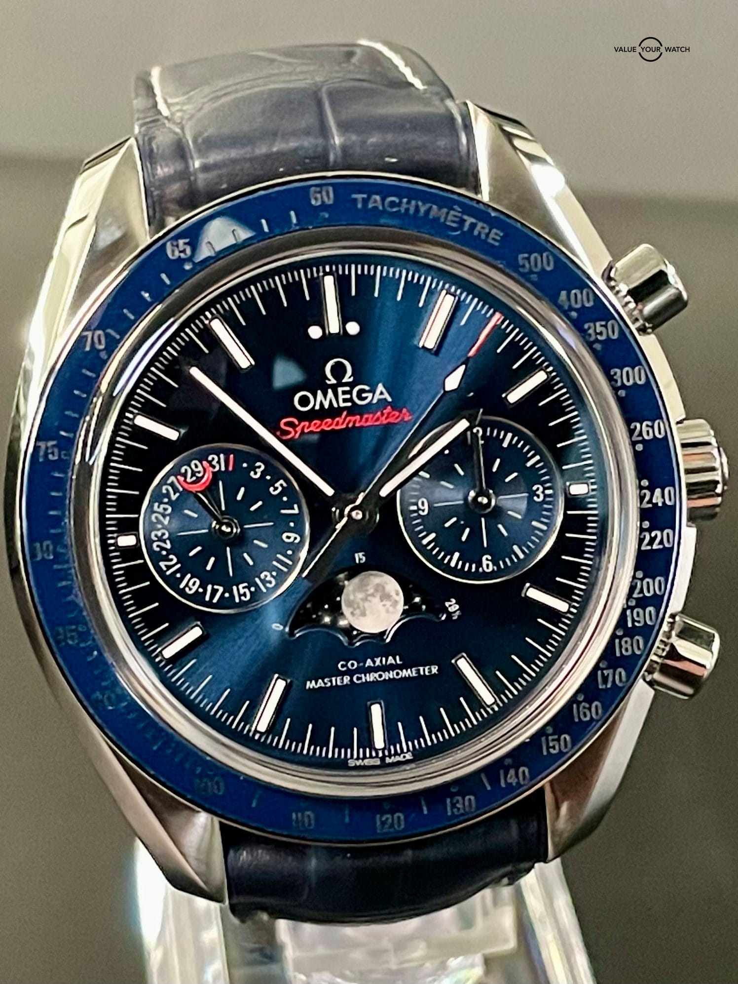 2022 UNWORN Omega Speedmaster MOONPHASE BLUE DIAL 44.25mm 304.33.44.52.03.001