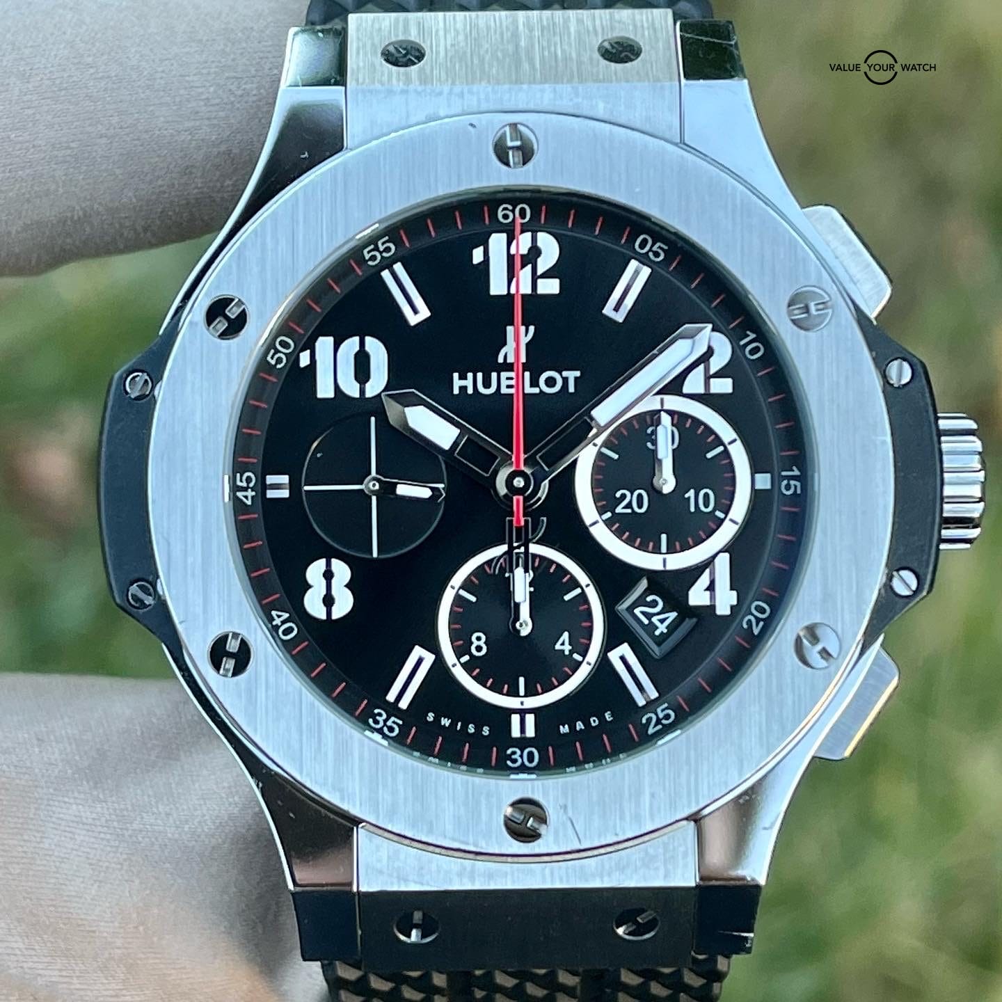For sale is this BEAUTIFUL 2020 44mm Hublot Big Bang Chronograph Reference number: 301.SX.130.RX. The watch comes as a complete set with the original box & papers.