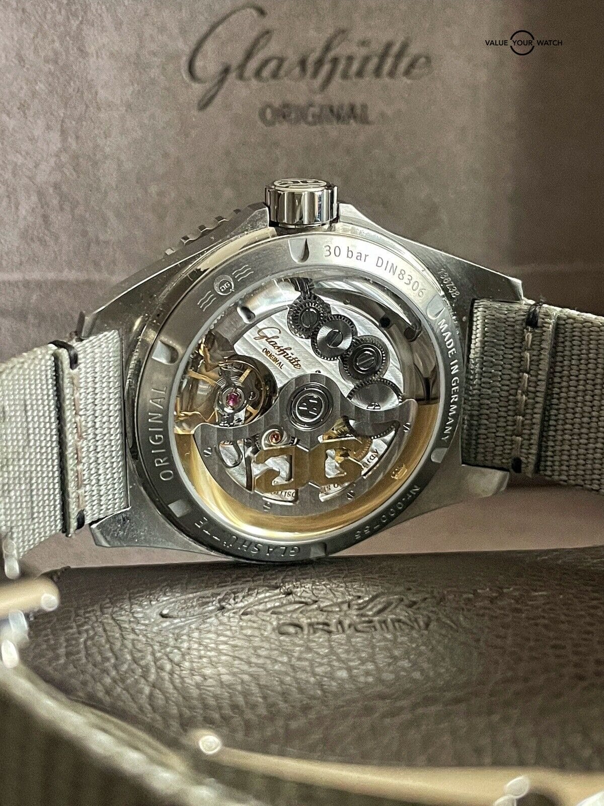 Glashutte Original SeaQ Panorama Date Blue 1-36-13-02-81034 - COMPLETE 2022 SET - Image 13