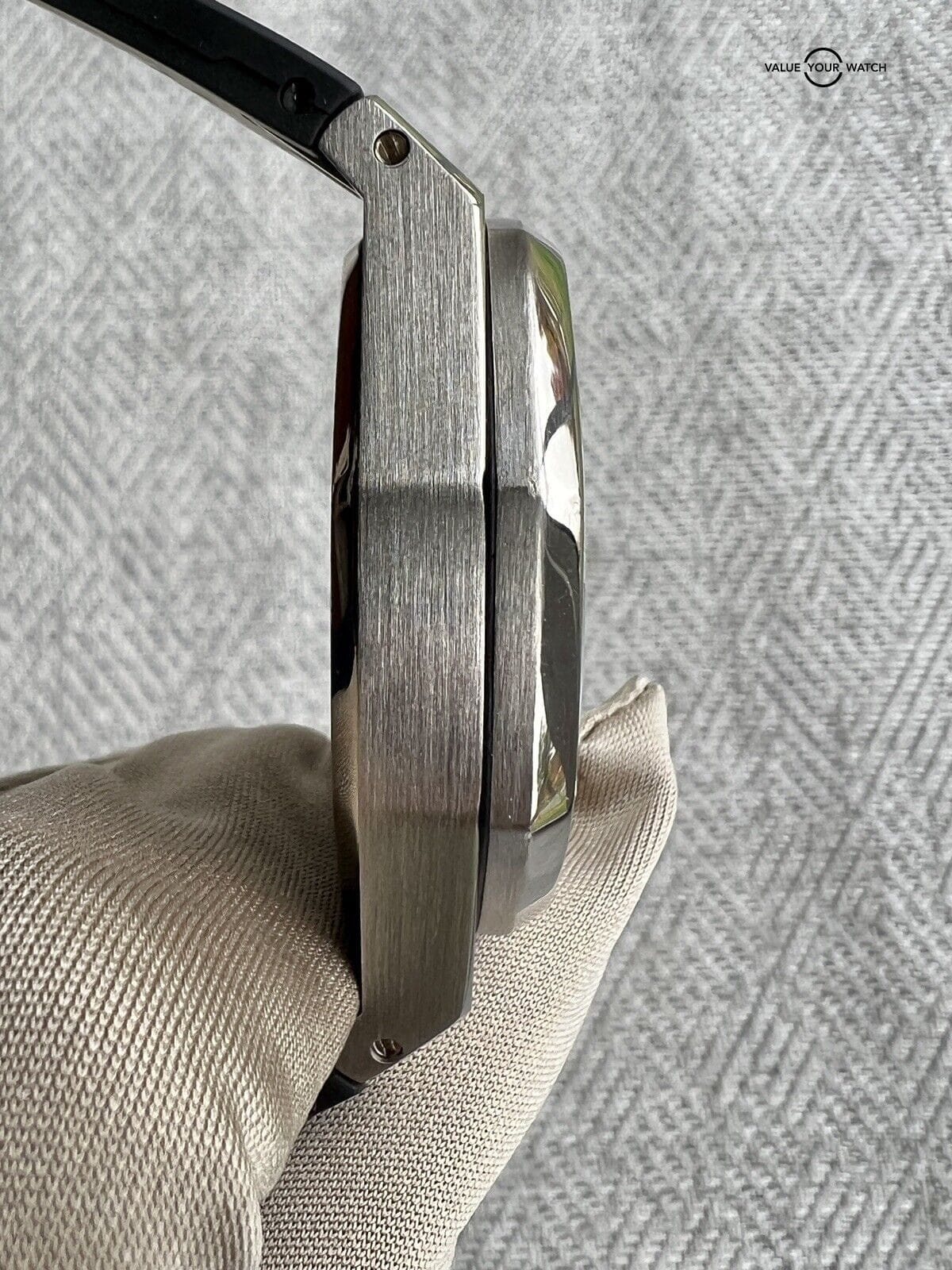 Audemars Piguet Royal Oak Chronograph 39mm 18kt White Gold 26022BC.OO.D002CR.01 - Image 10