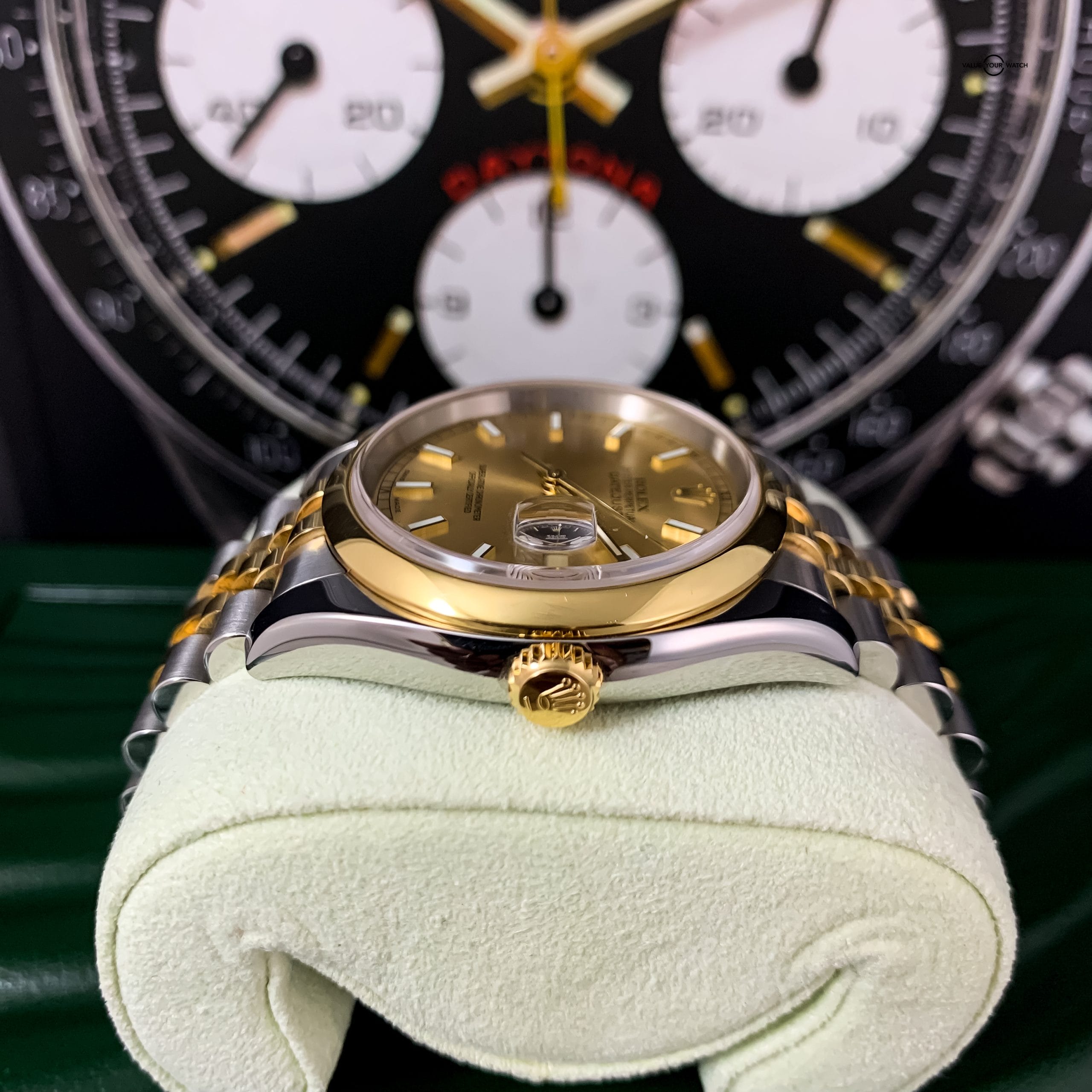 Ultimate in Luxury and Style 36mm Rolex Datejust 116203 Two-Tone Jubilee Bracelet - Image 7