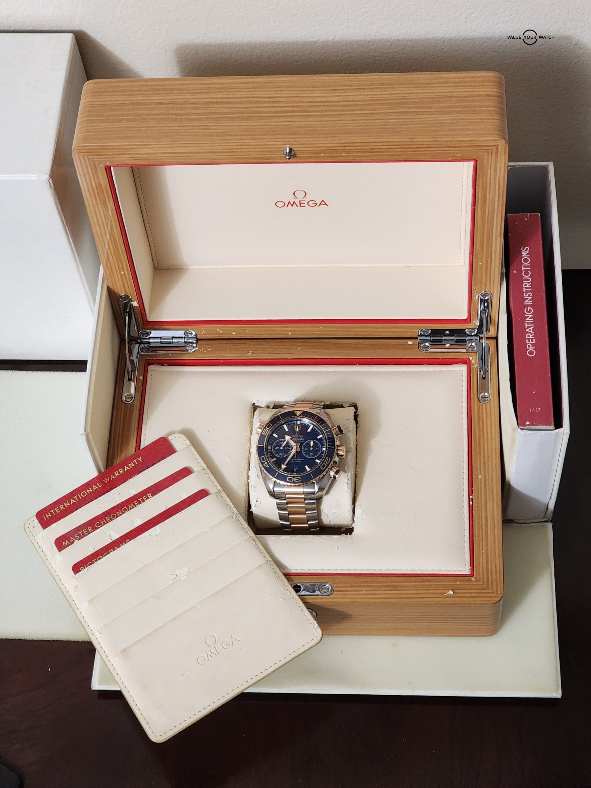 Omega Seamaster Planet Ocean steel and rose gold - Image 3