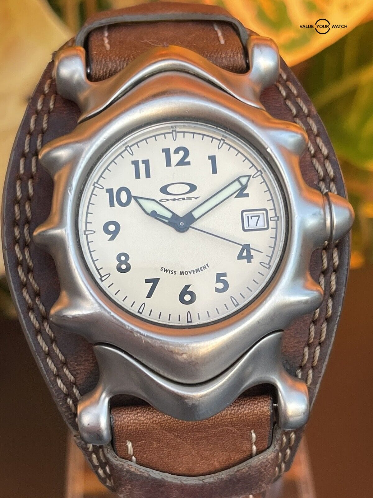 Oakley Saddleback Watch in Honed Ivory Brown Leather New Battery Estate  Sale : Value Your Watch